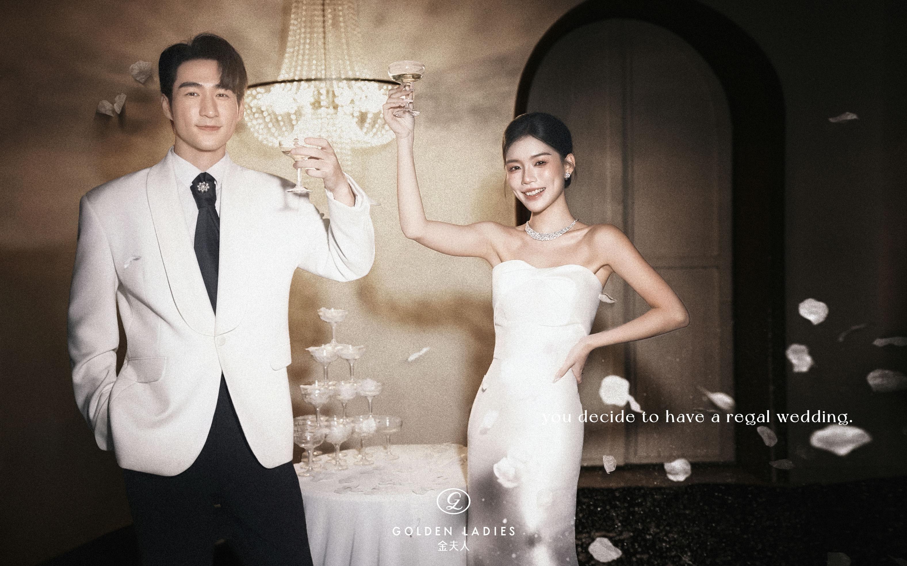 氛圍感拿捏住的香檳塔婚紗照??