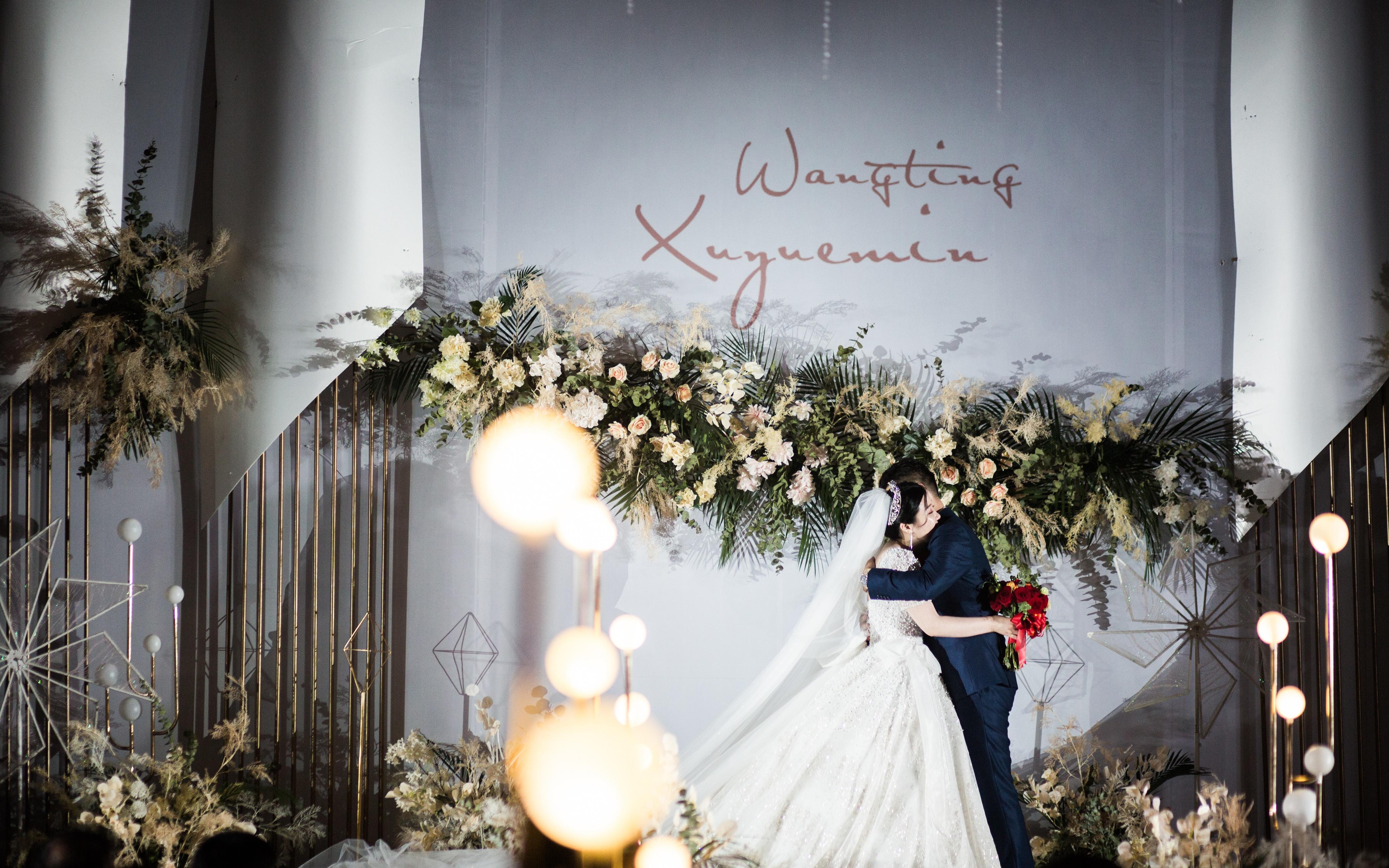 婚礼现场预告——简约清新白色定制婚礼