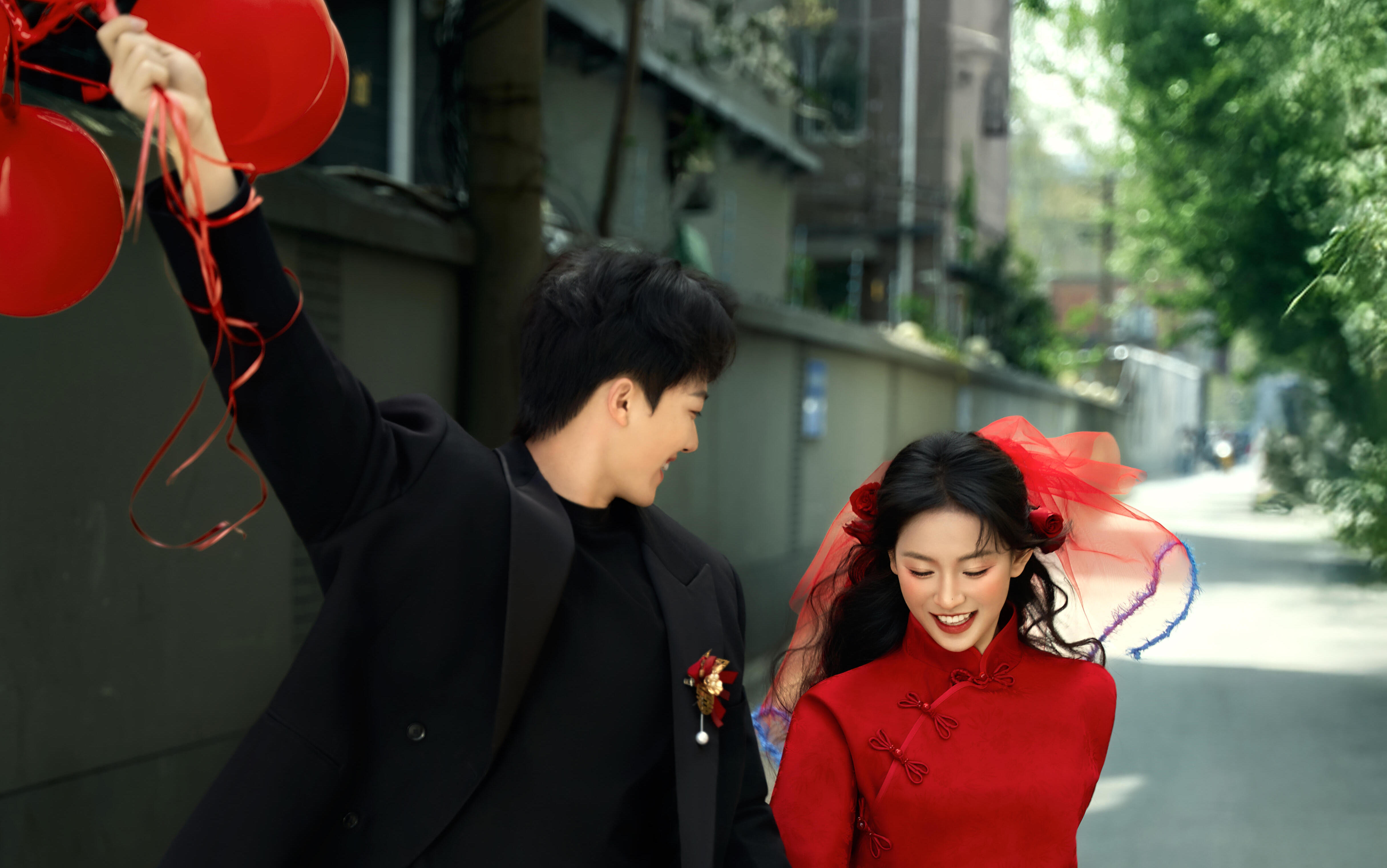 【紅裙喜嫁街拍婚紗照】