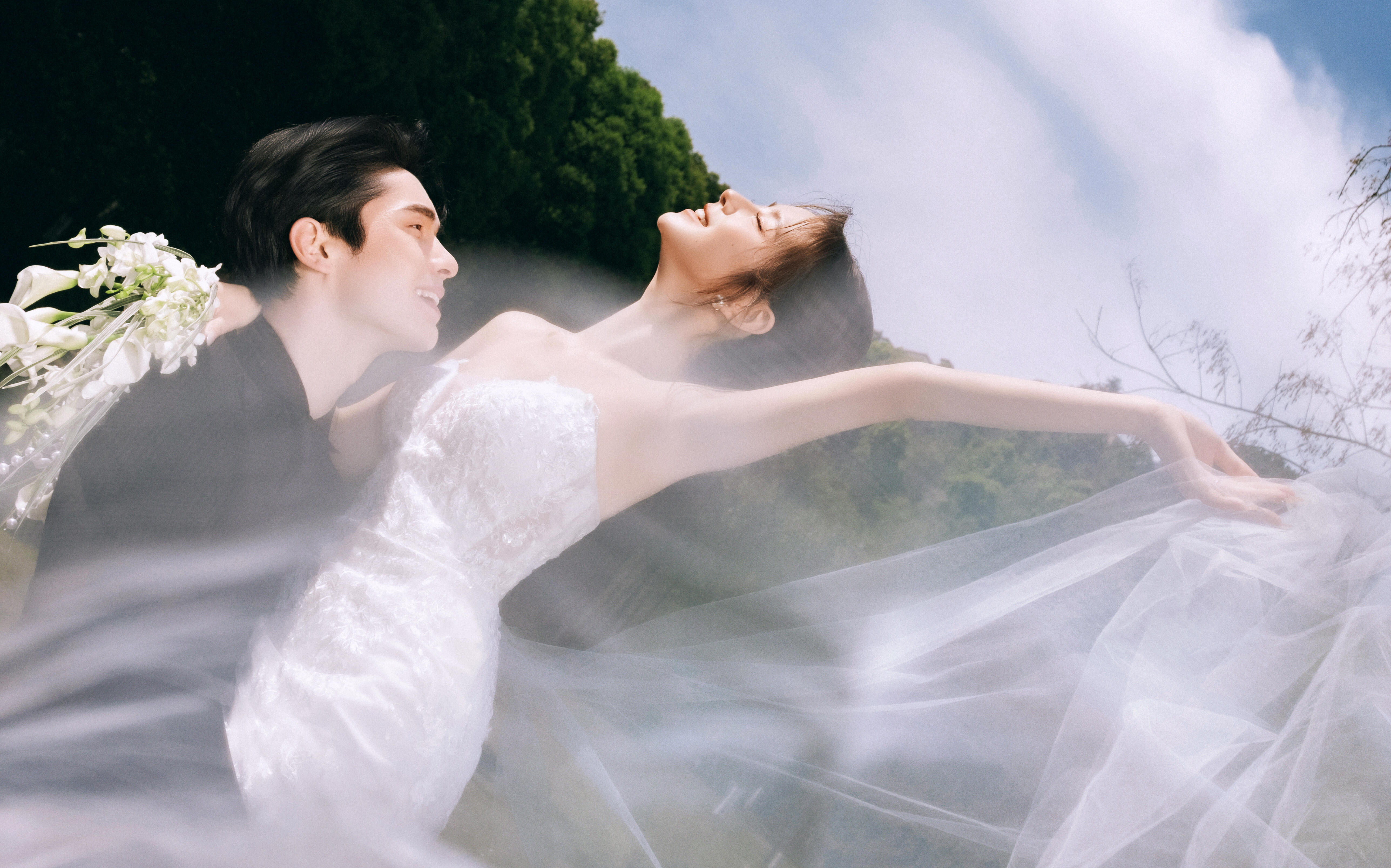 一整个美住 森系草坪婚纱照真的太戳我了