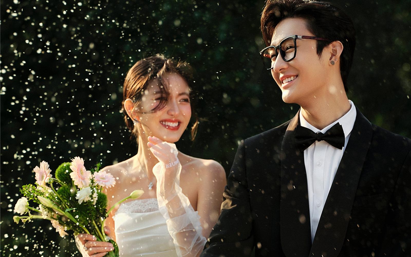 草坪電影感婚紗照｜每一幀都是滿滿的呼吸感??