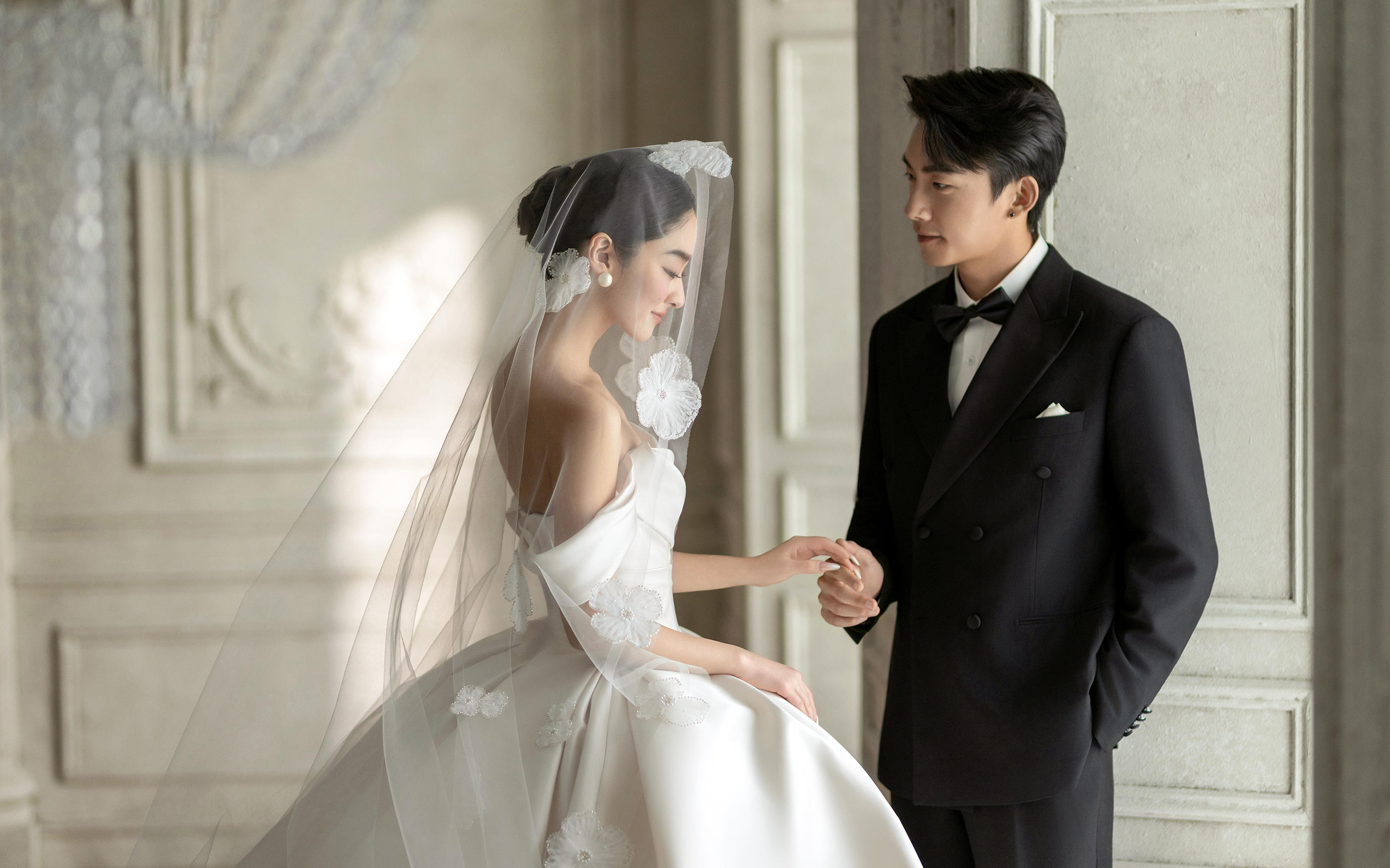 室內(nèi)主紗婚紗照大連