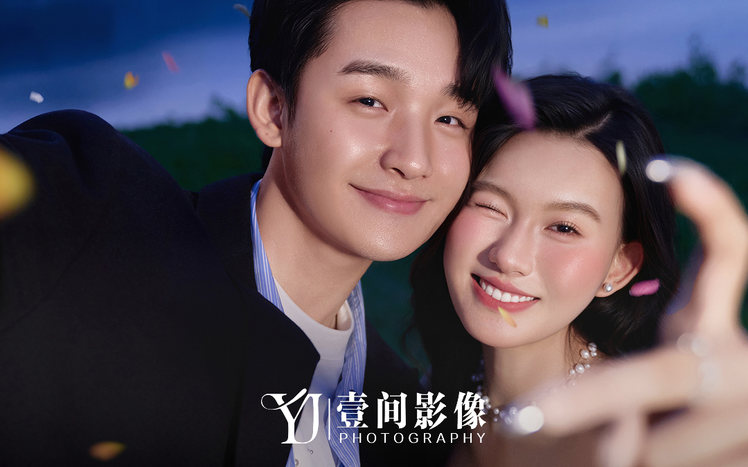 拒绝僵硬❌ 蓝调婚照的活人感太有生命力了~