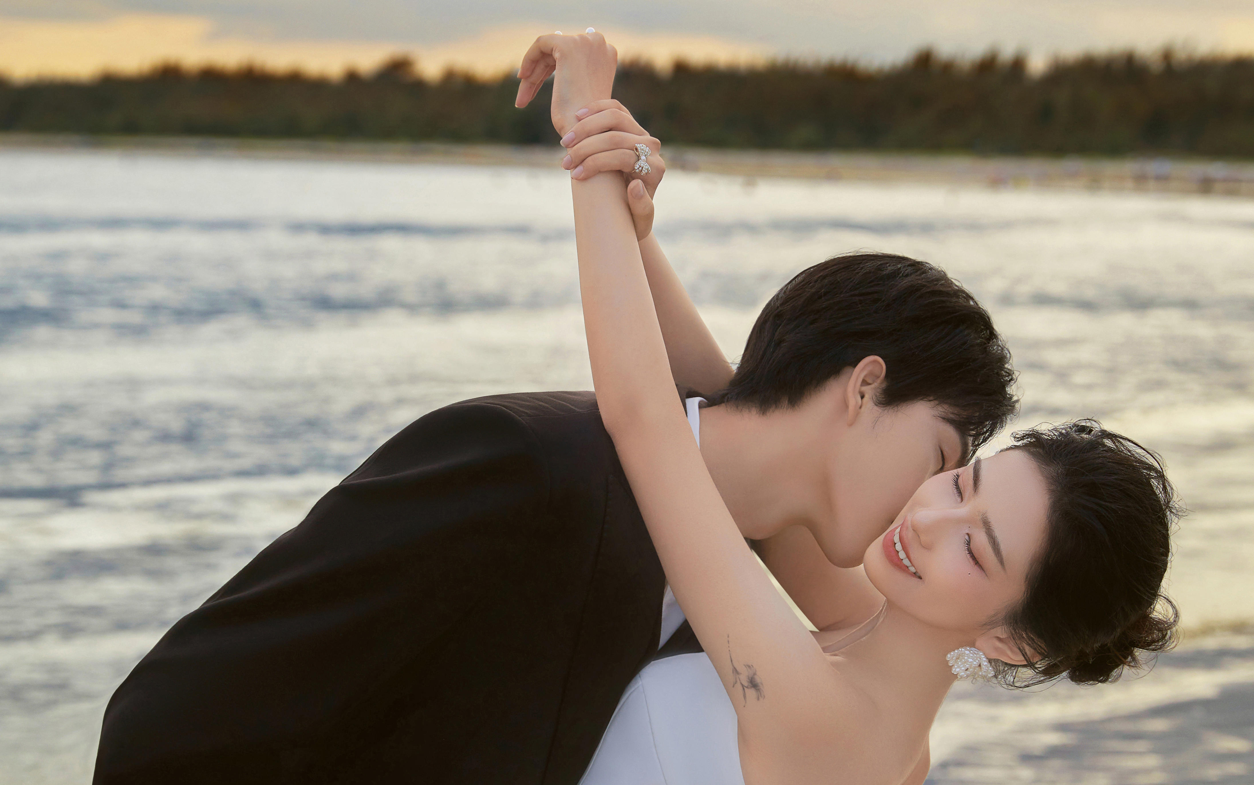 2025大连婚纱照来蒙娜丽莎婚纱摄影