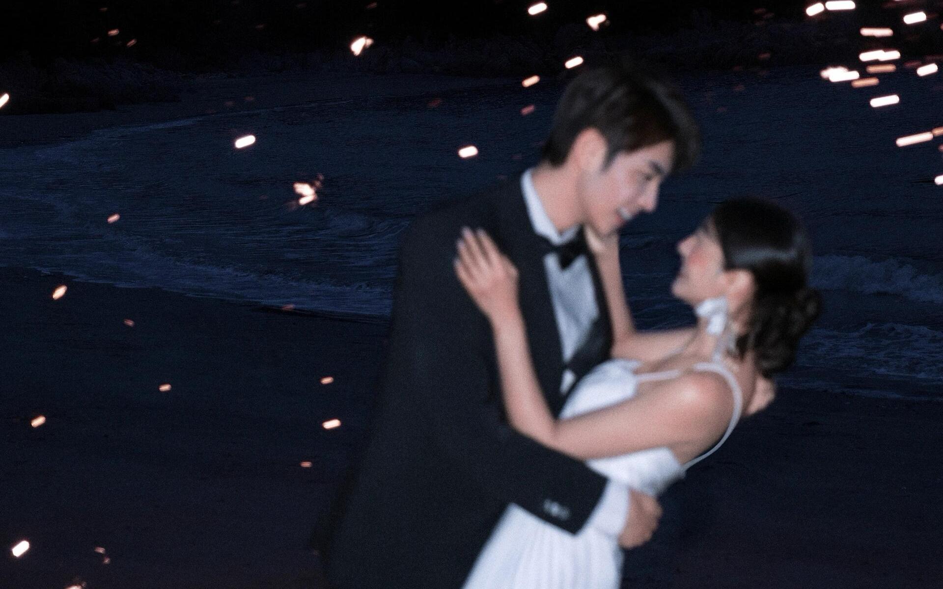 【海边夜景】海边蓝调时刻拍到了人生婚纱照