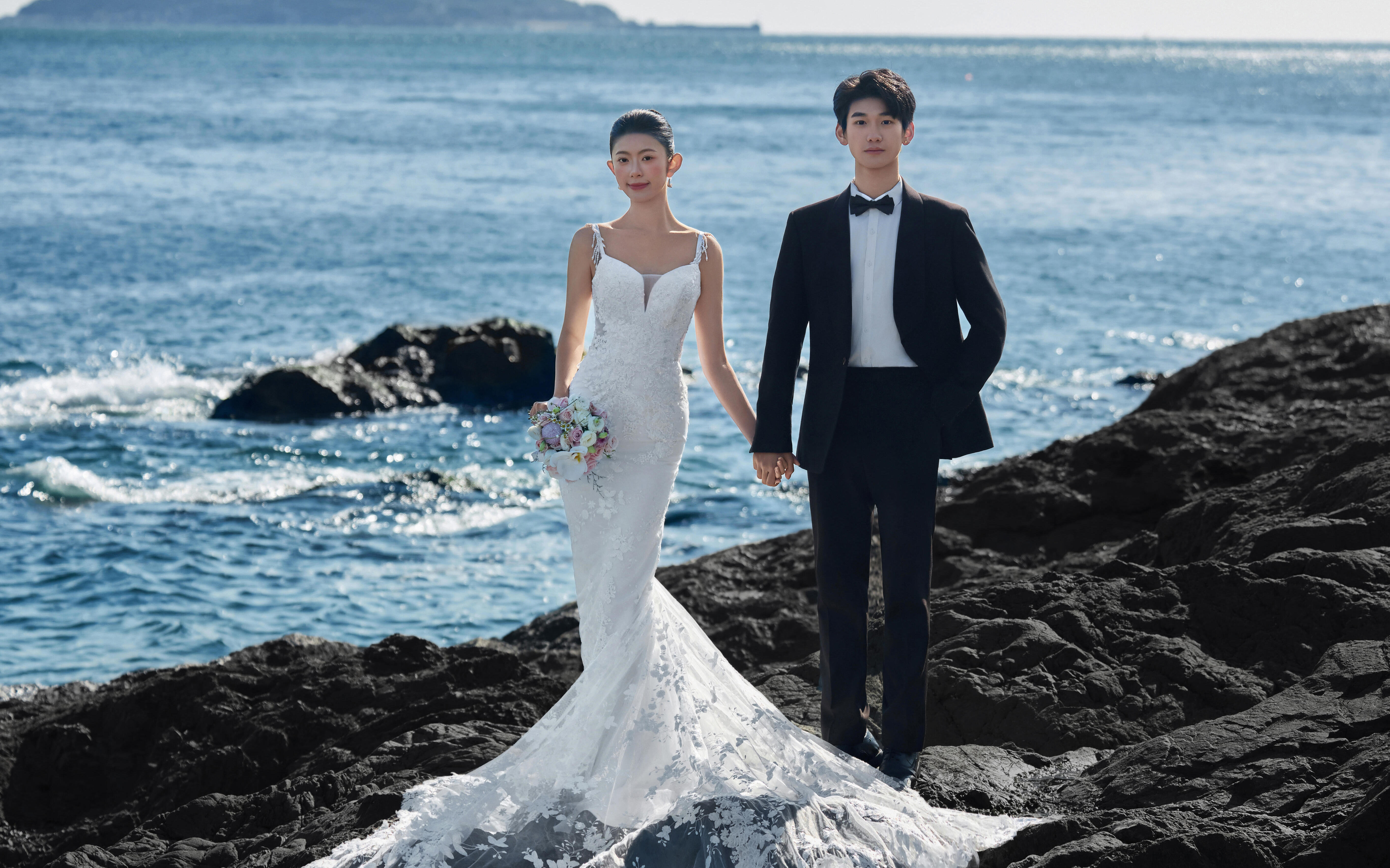 【拍婚纱照的姐妹们都去这片海边 】