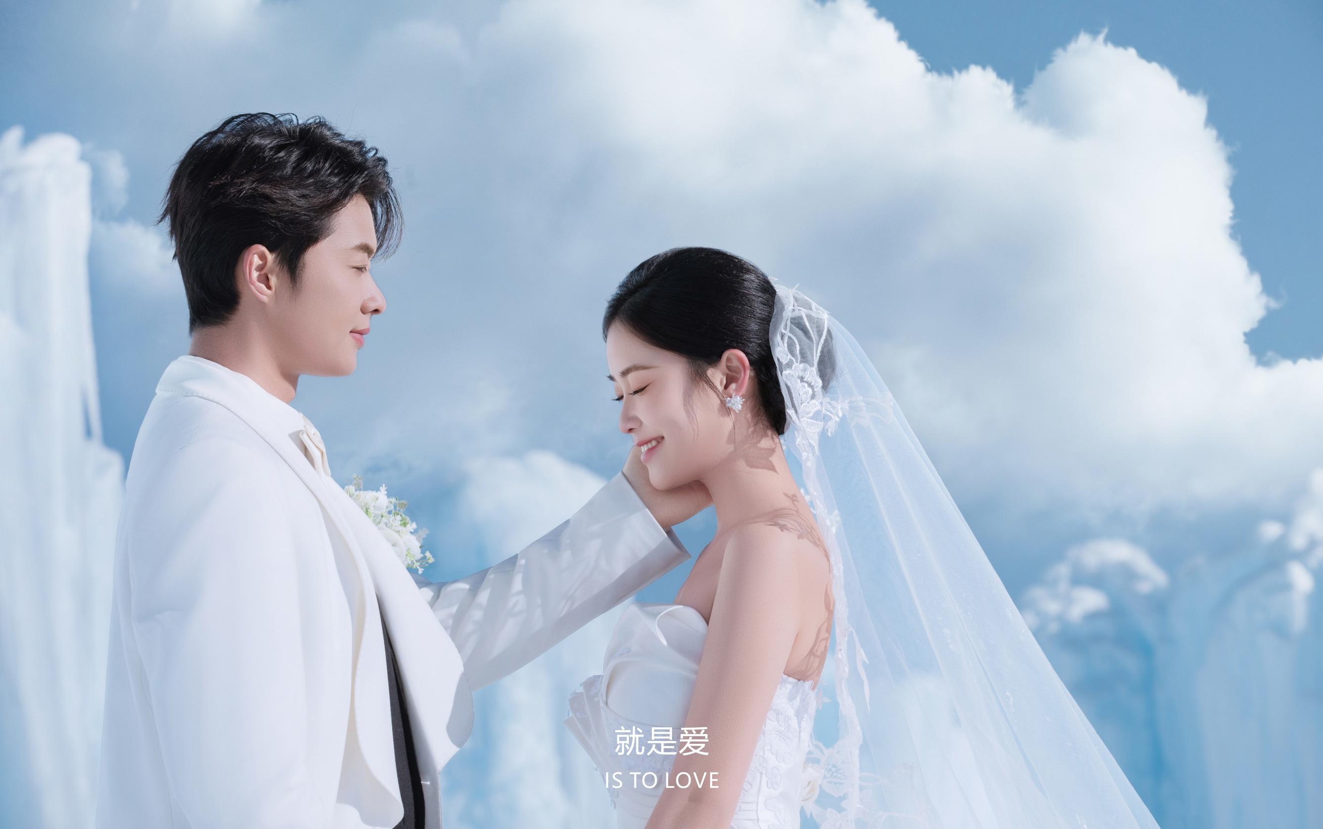 大西洋最后一滴眼淚在冬日結(jié)成了藍(lán)色冰川畫布