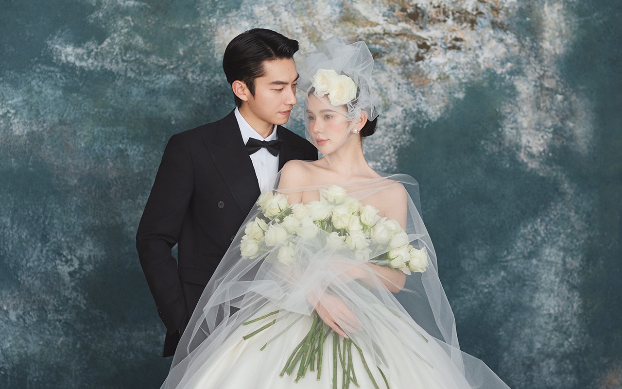 誰懂啊！臺(tái)州這組油畫感婚紗照直接封神