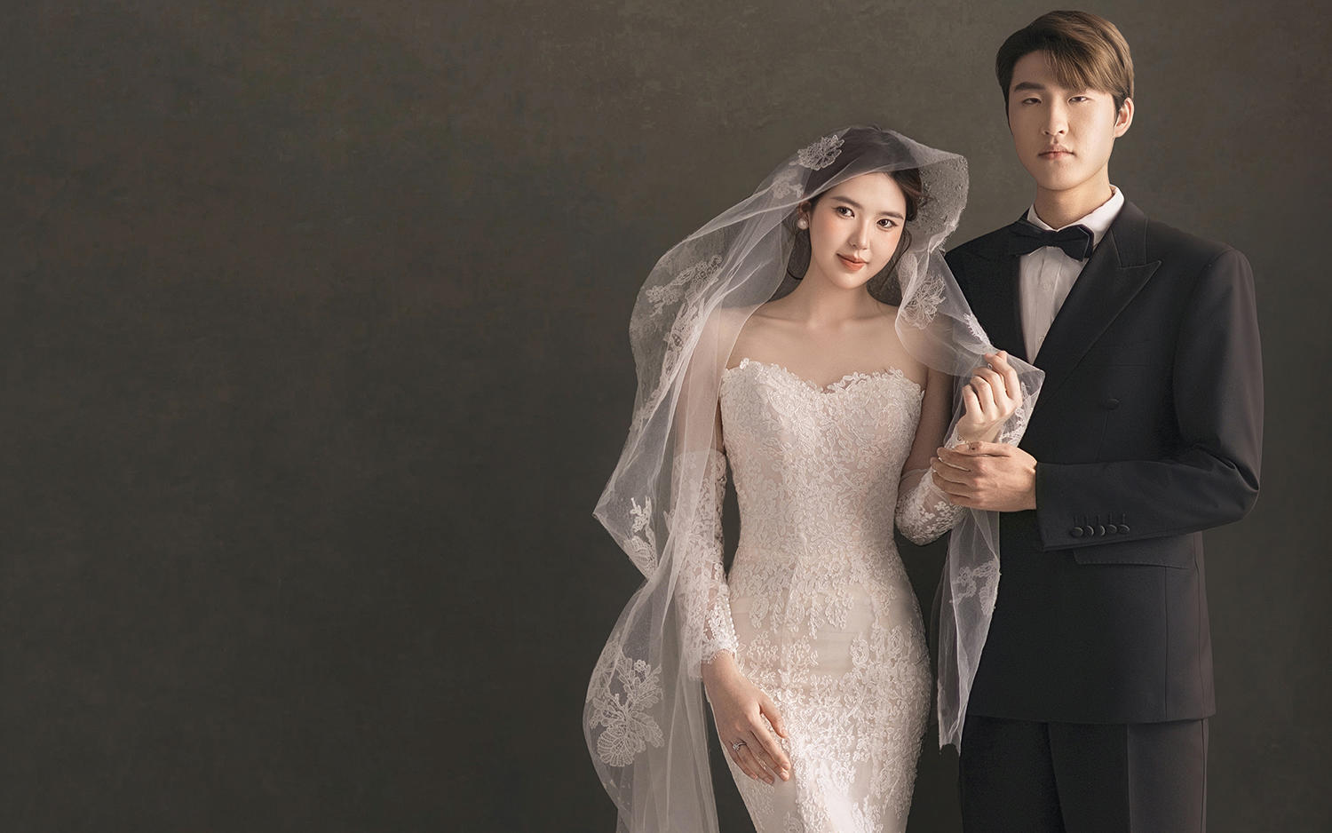 ??儀式感拉滿的室內(nèi)主紗照長這樣