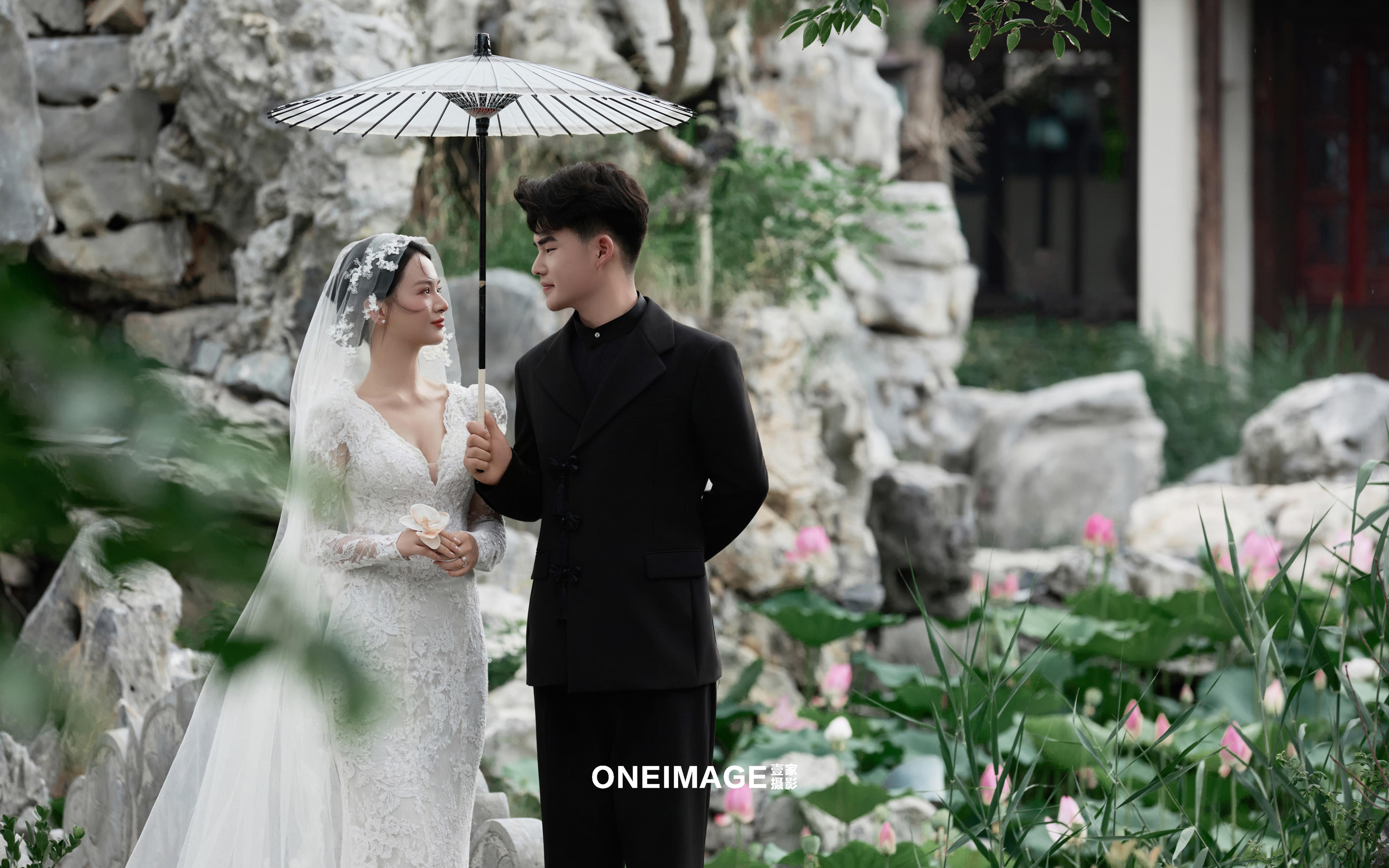 【壹家摄影】园林婚纱照｜一把油纸伞拍出的东方浪漫