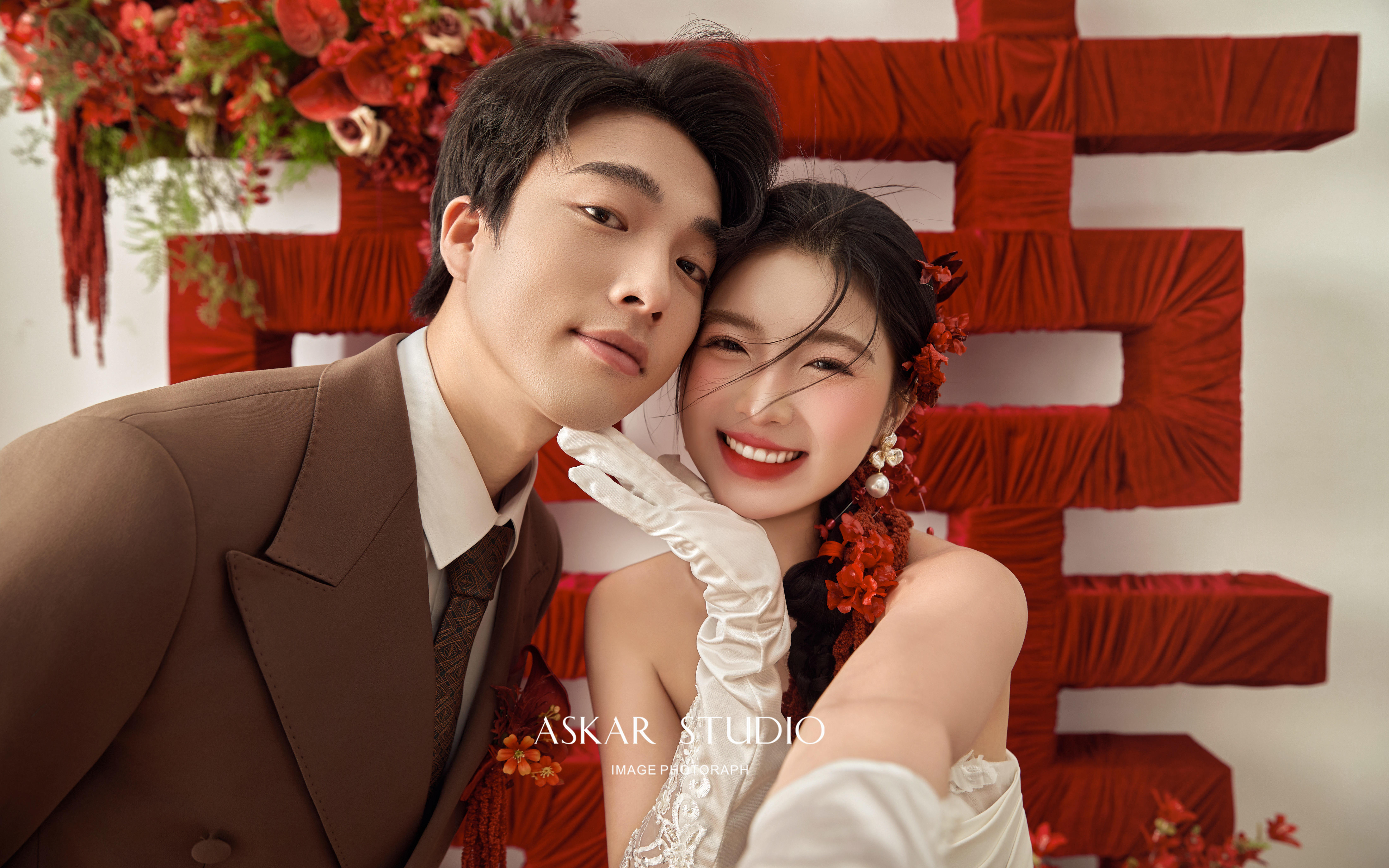 朋友們磕瘋了??甜蜜又俏皮的喜嫁婚紗照