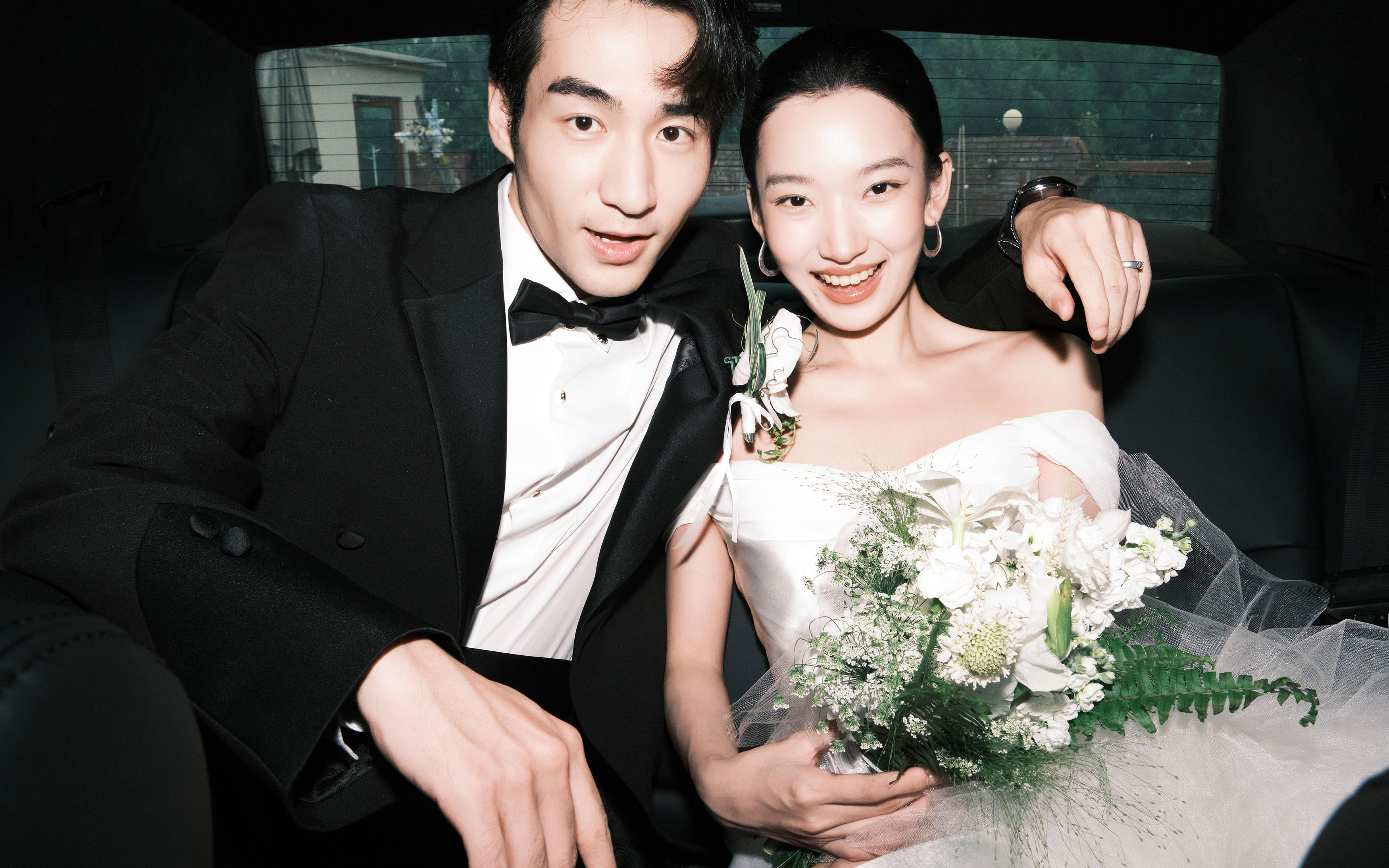 那就祝福我i吧 超有仪式感的草坪婚纱照