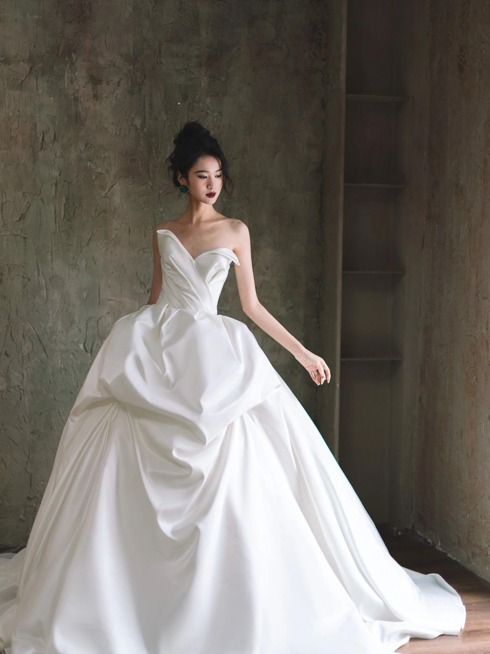 爱你 | 韩剧女主优雅缎面婚纱