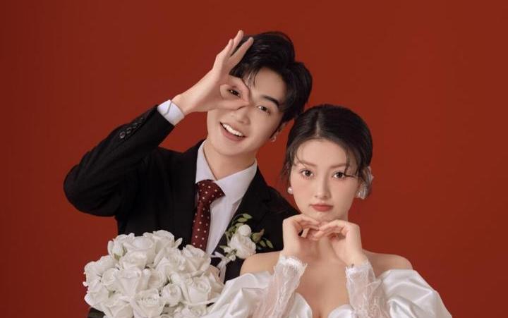 复古红墙婚纱照🔥