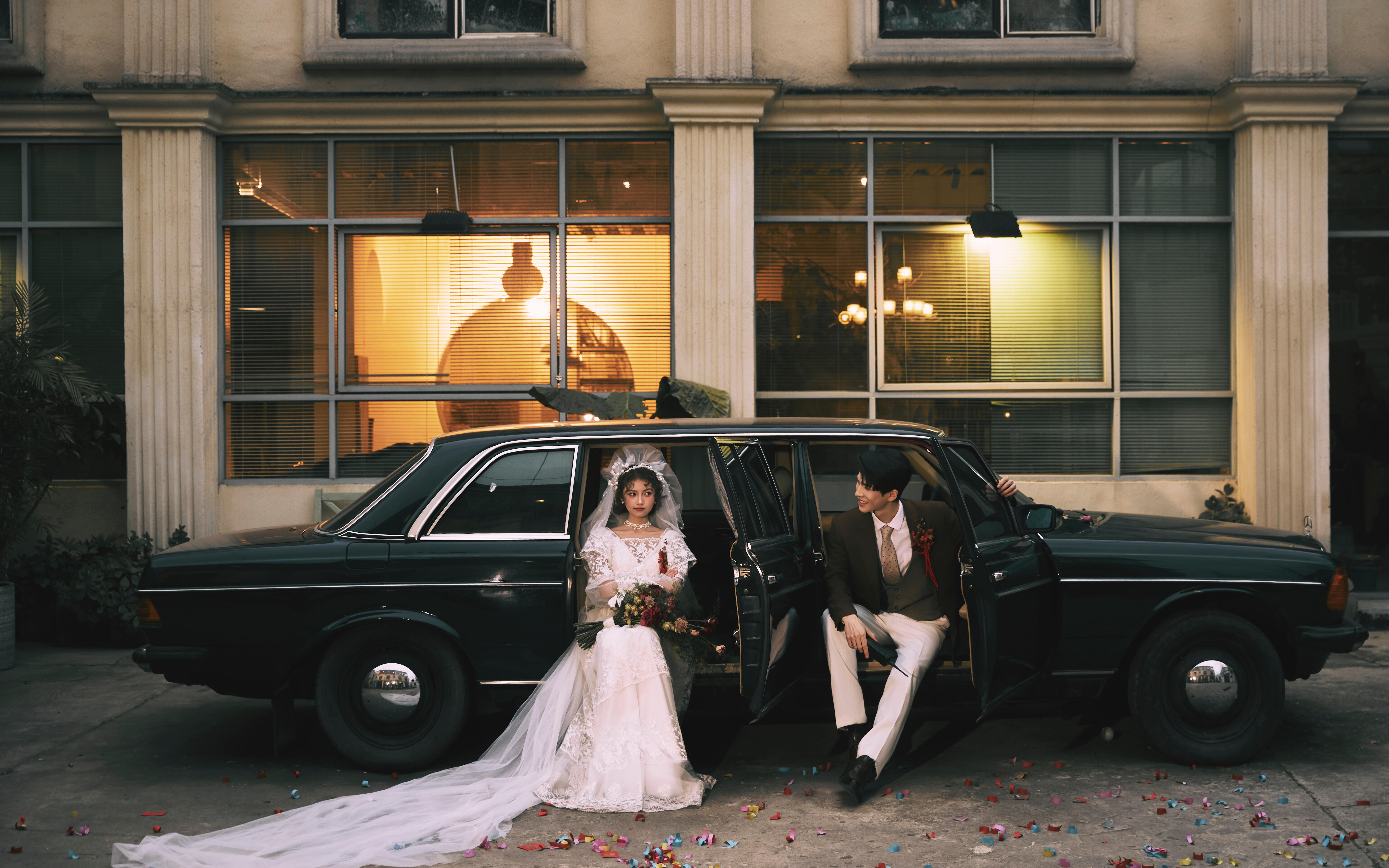 拍港風(fēng)婚紗照就像闖進(jìn)90年代電影里