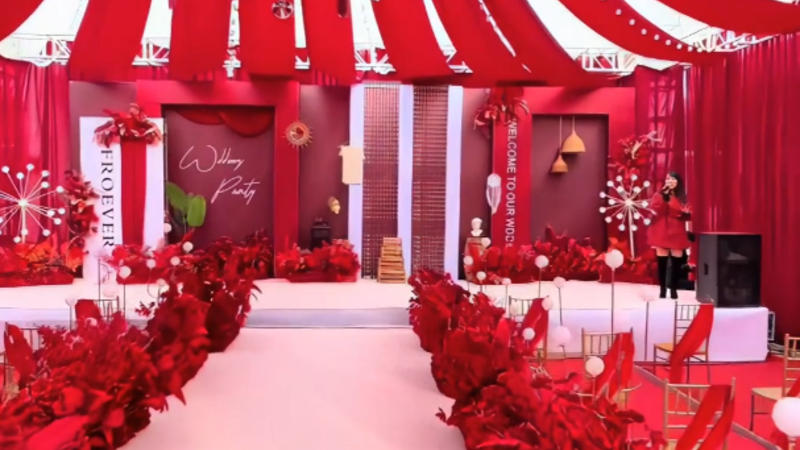 户外庭院红色系简约婚礼