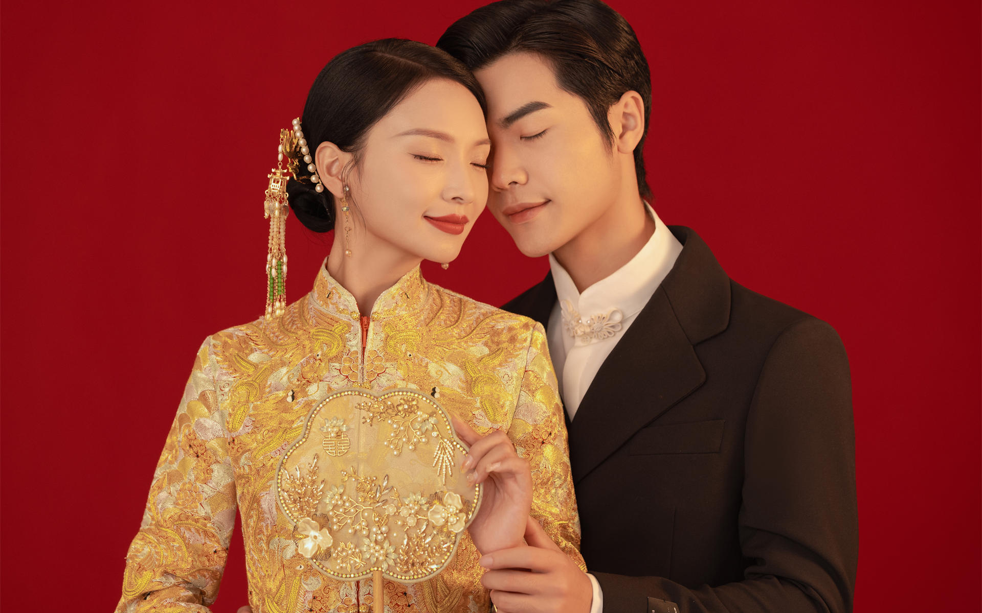 中式内景秀禾婚纱照