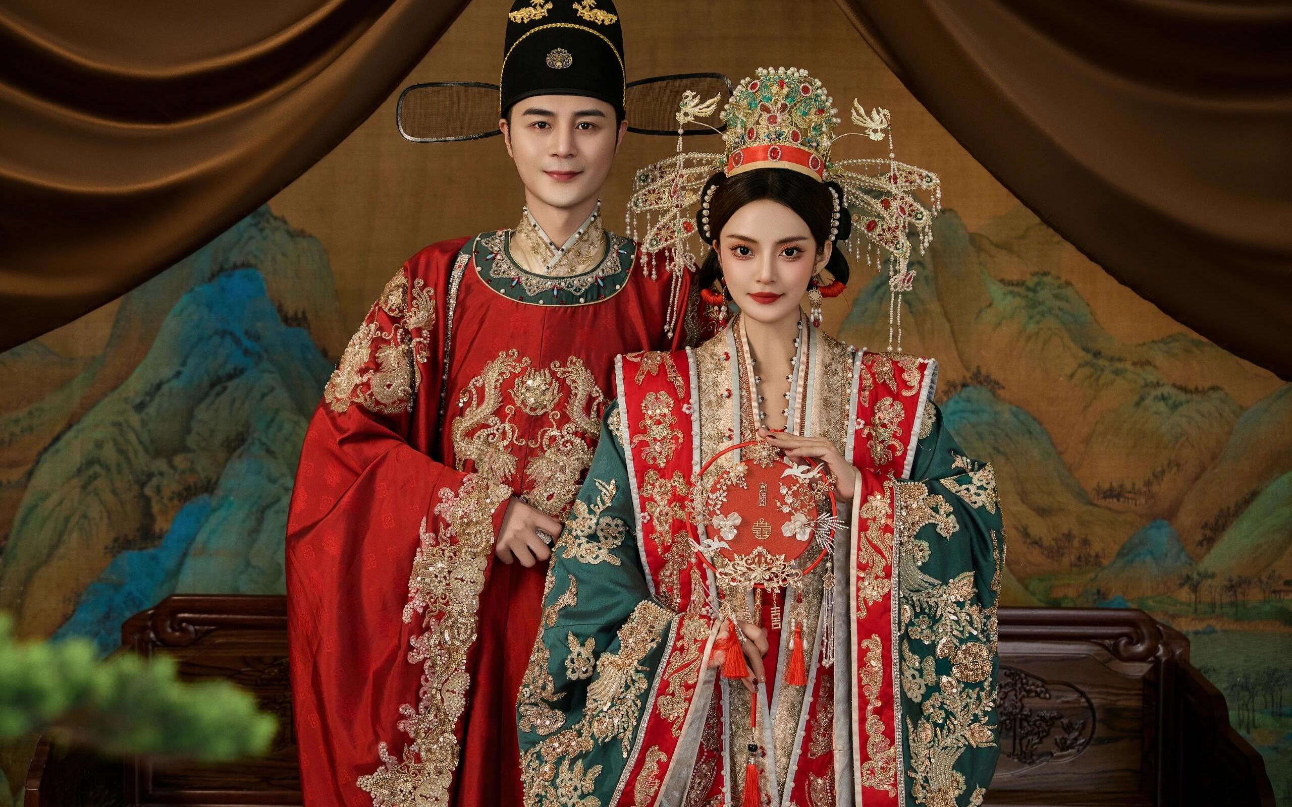 【凤冠霞帔是结婚仪式感】
