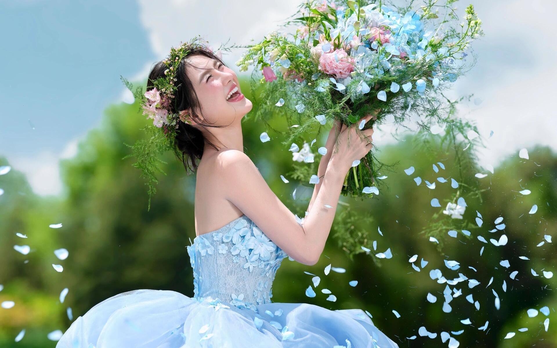 蓝色花神婚纱照