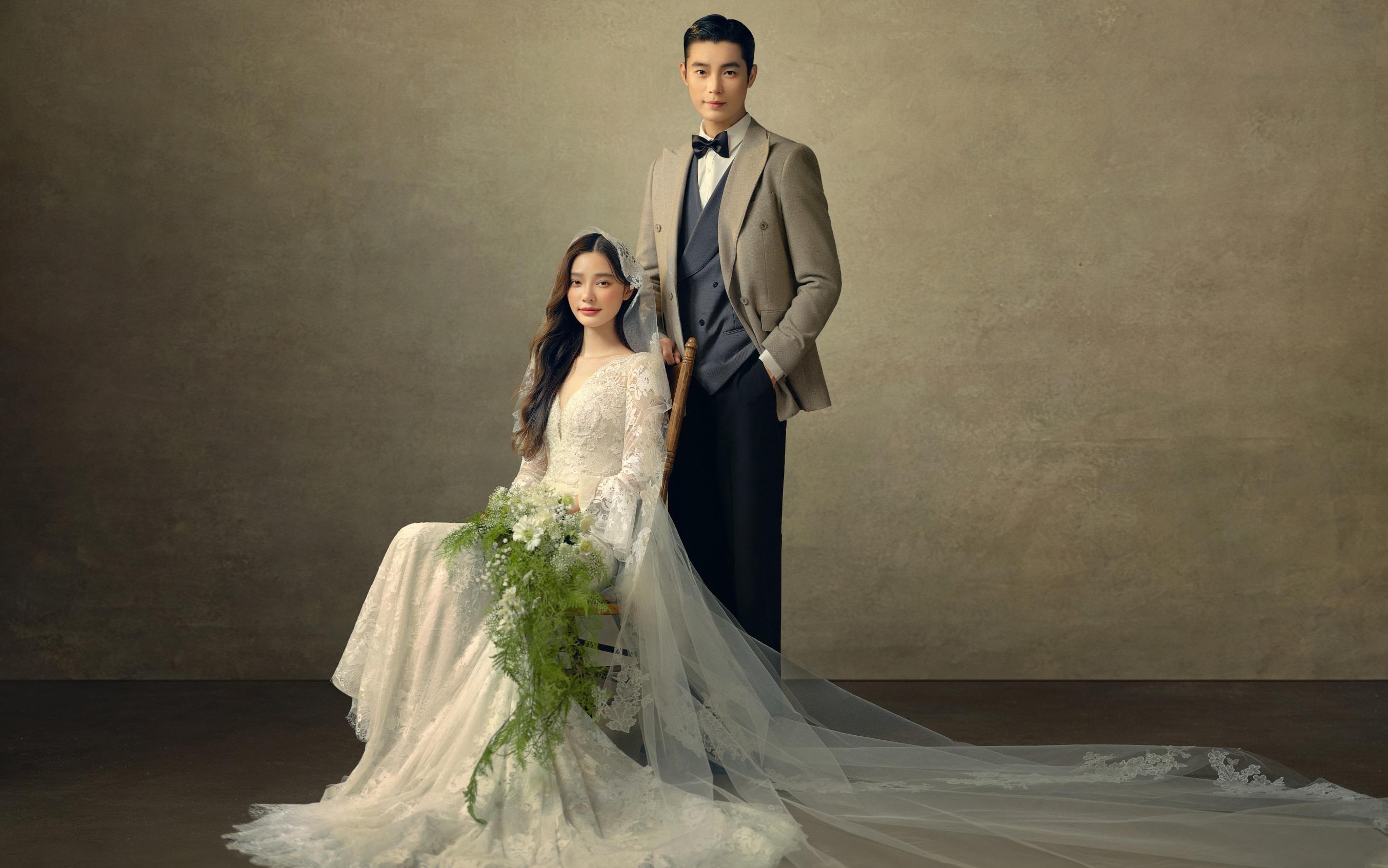 復(fù)古蕾絲婚紗照｜深情瞬間