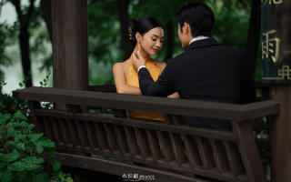 新中式园林婚纱照 | 琉璃黄旗袍有多绝