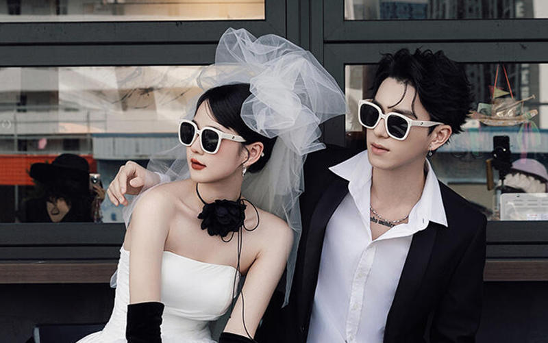 賈先生??魏女士