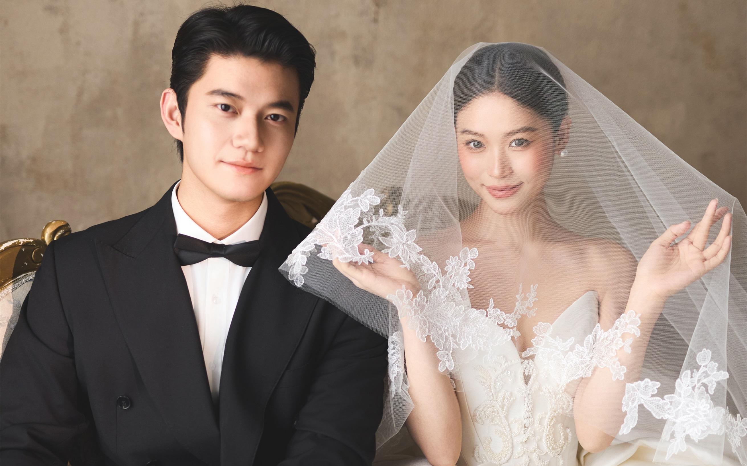 高定輕奢復(fù)古內(nèi)景婚紗照