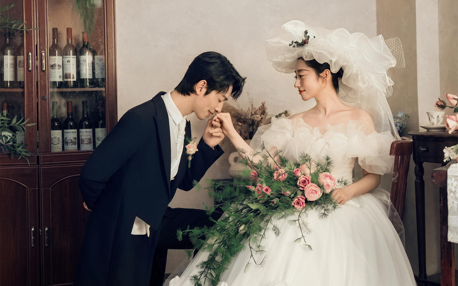 这套法式复古婚纱照美到窒息🎬 电影女主即视感！