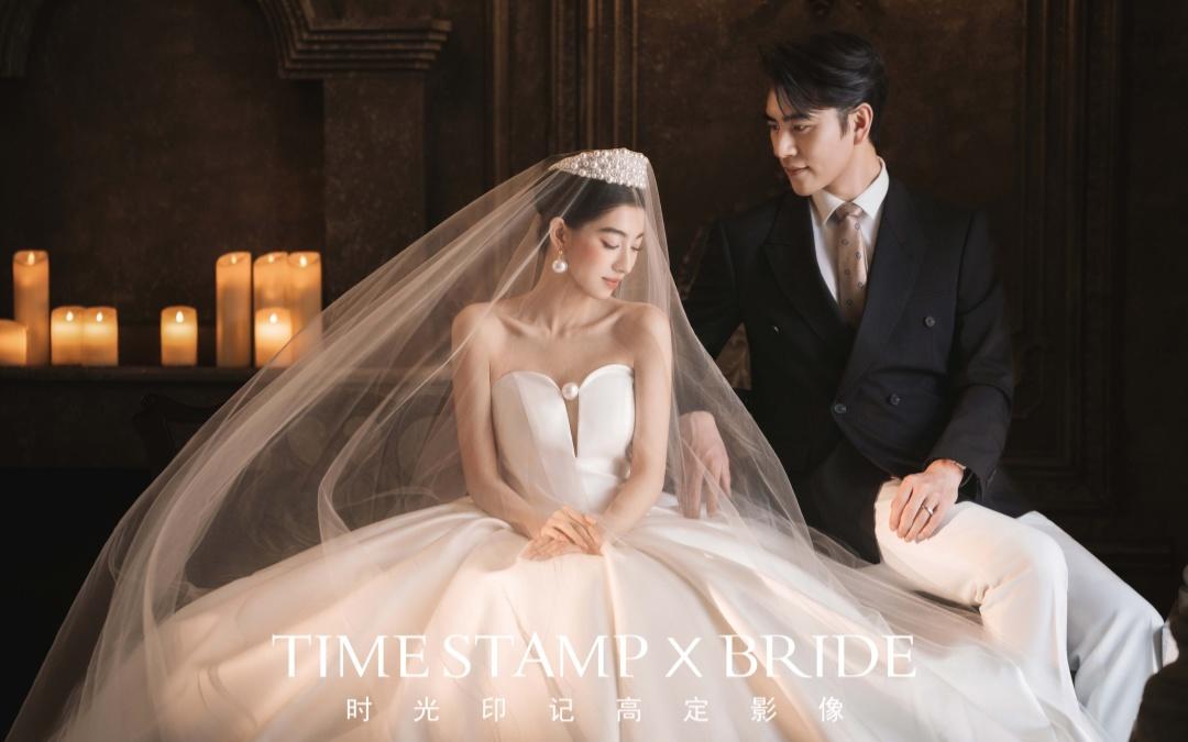 复刻经典《婚礼签字》婚纱照丨写下幸福笔录