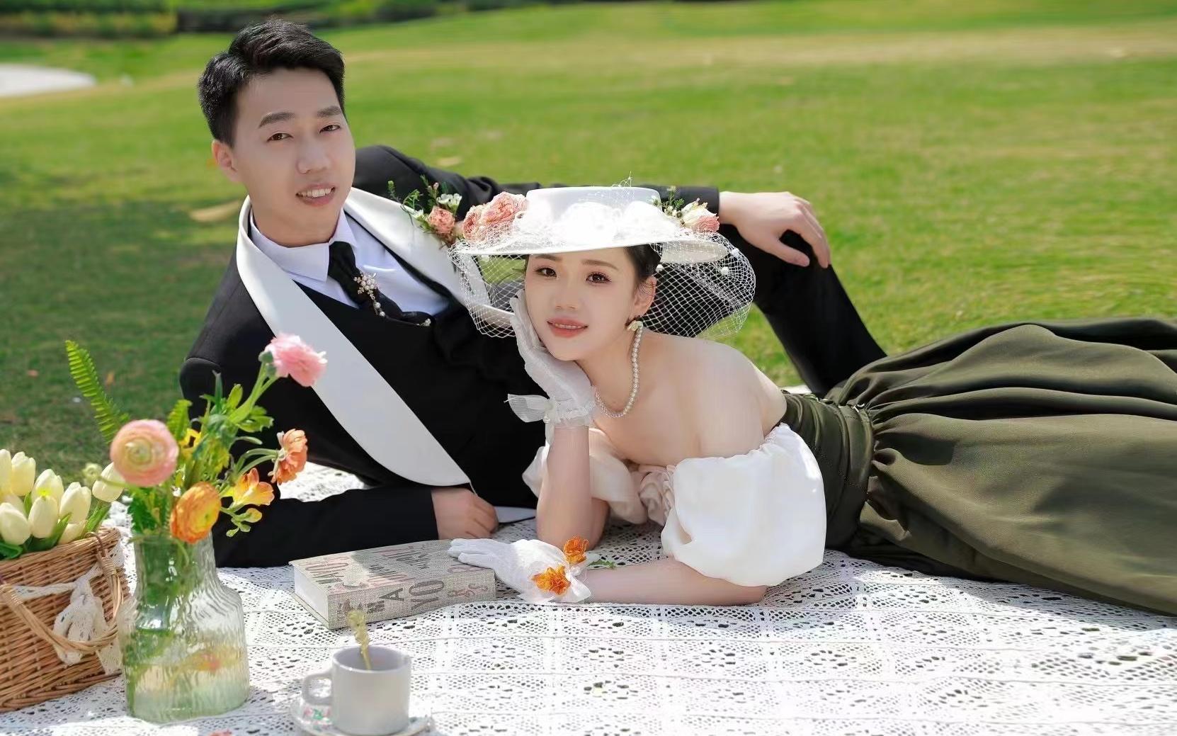 清新草地小黑纱