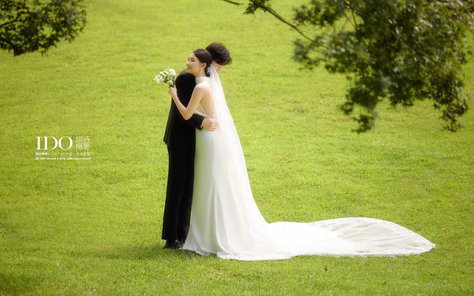 草坪与风，都是浪漫的见证者