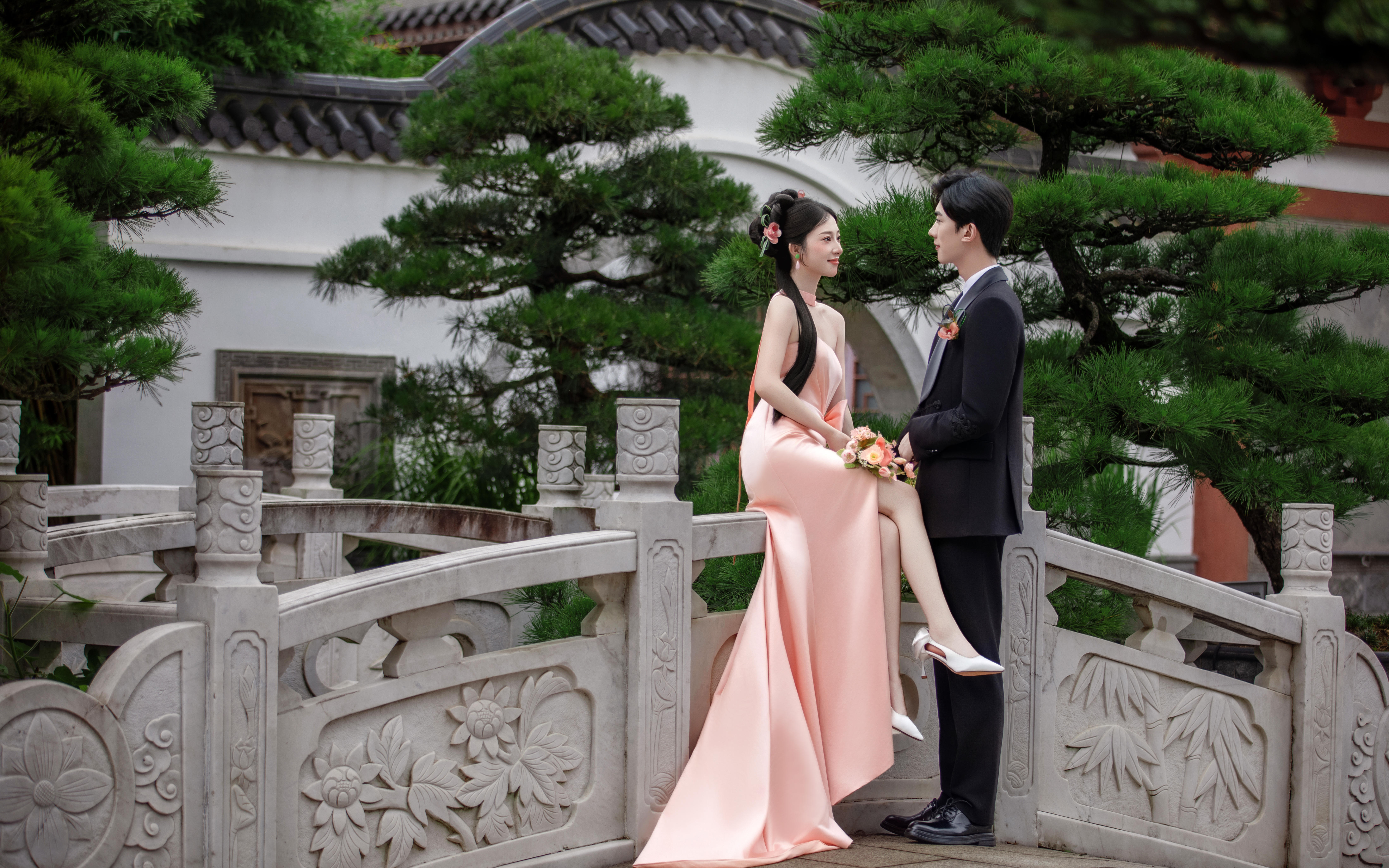 不要太傳統(tǒng)的中式婚紗照，那就這樣拍