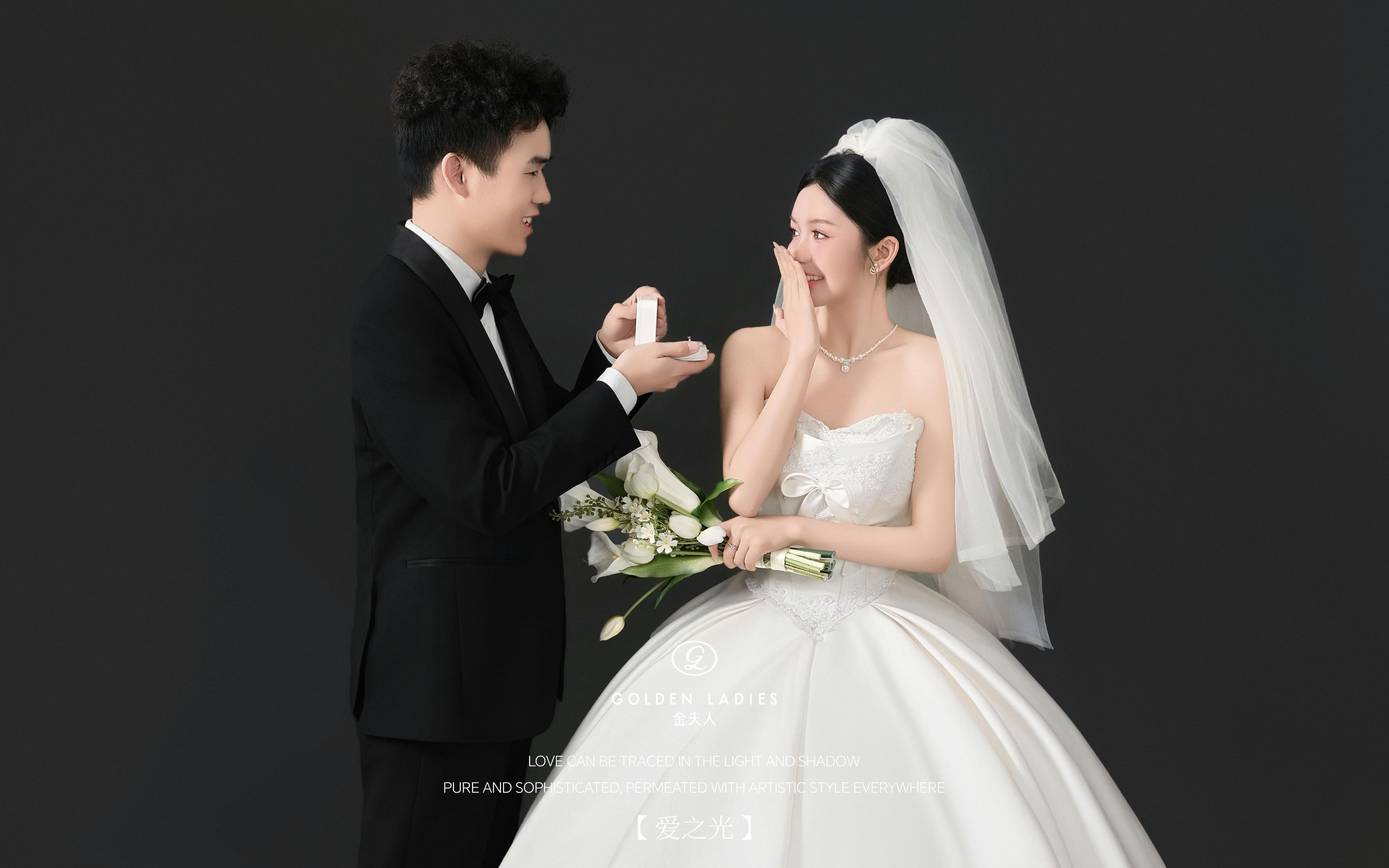 狠狠心動啦??是我理想中的極簡風婚紗照！