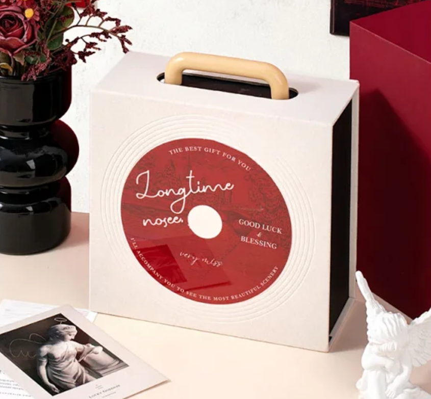 婚品升级套餐（含婚房布置+成品喜糖+伴手礼+敬茶杯+礼金本+红包）