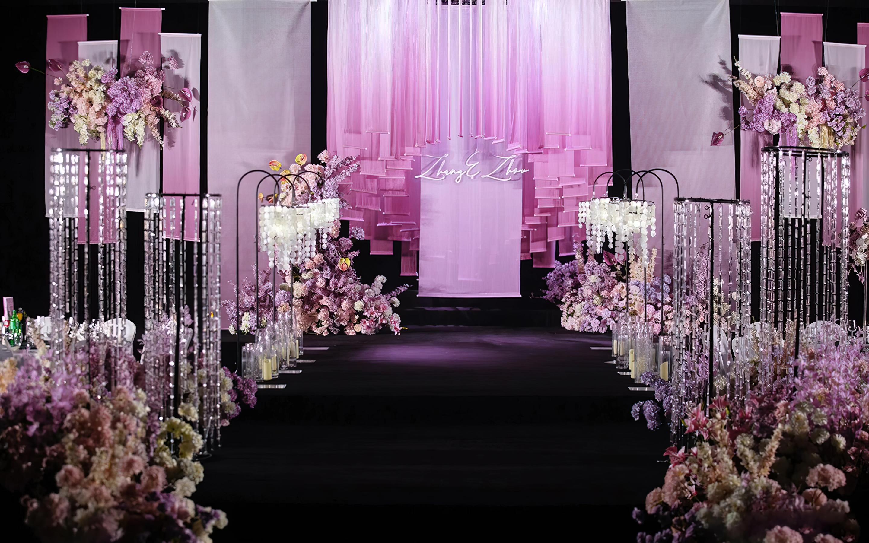 粉晶映照的浪漫婚礼