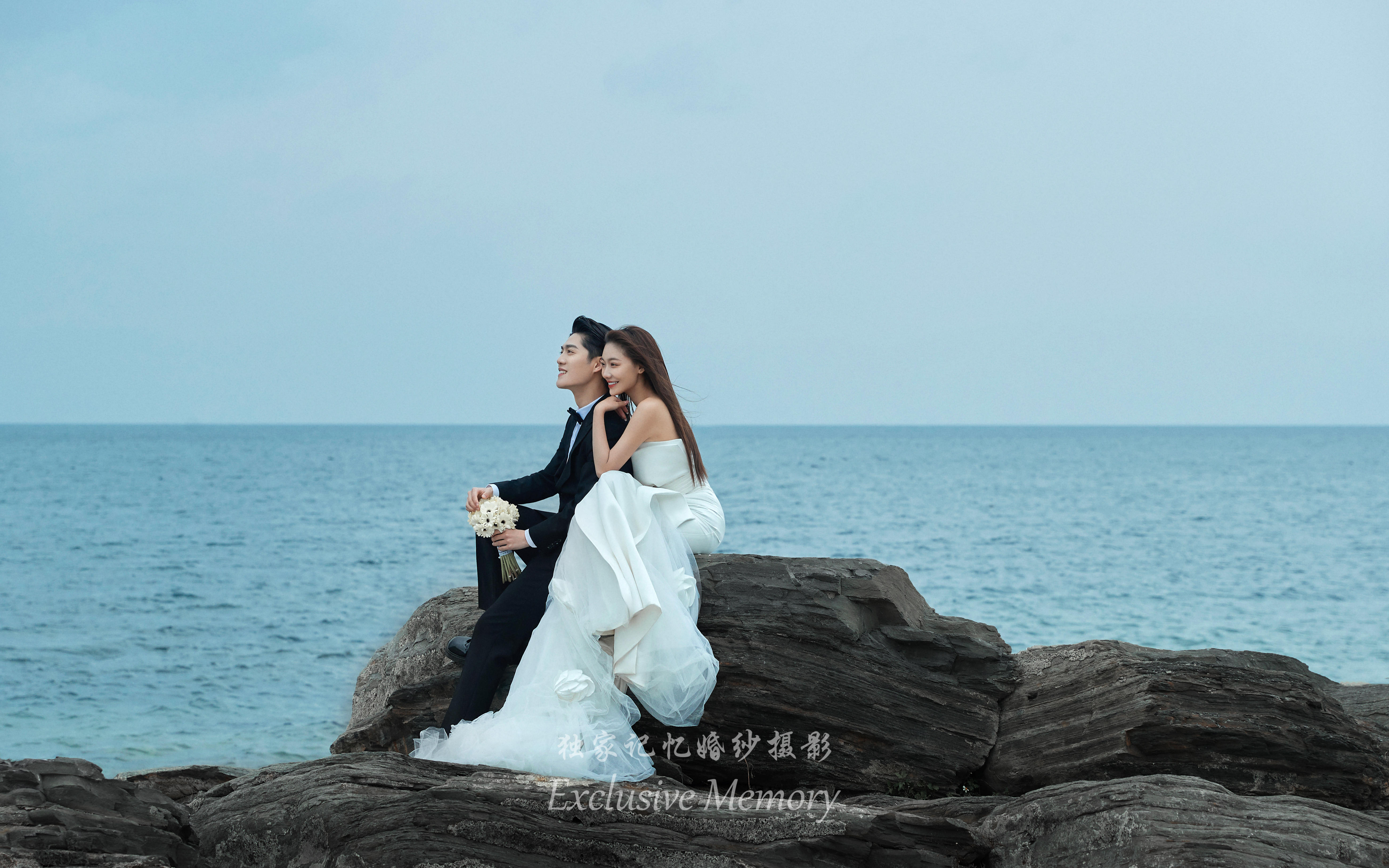 随便一拍都是高级大片🌊海景礁石婚纱照