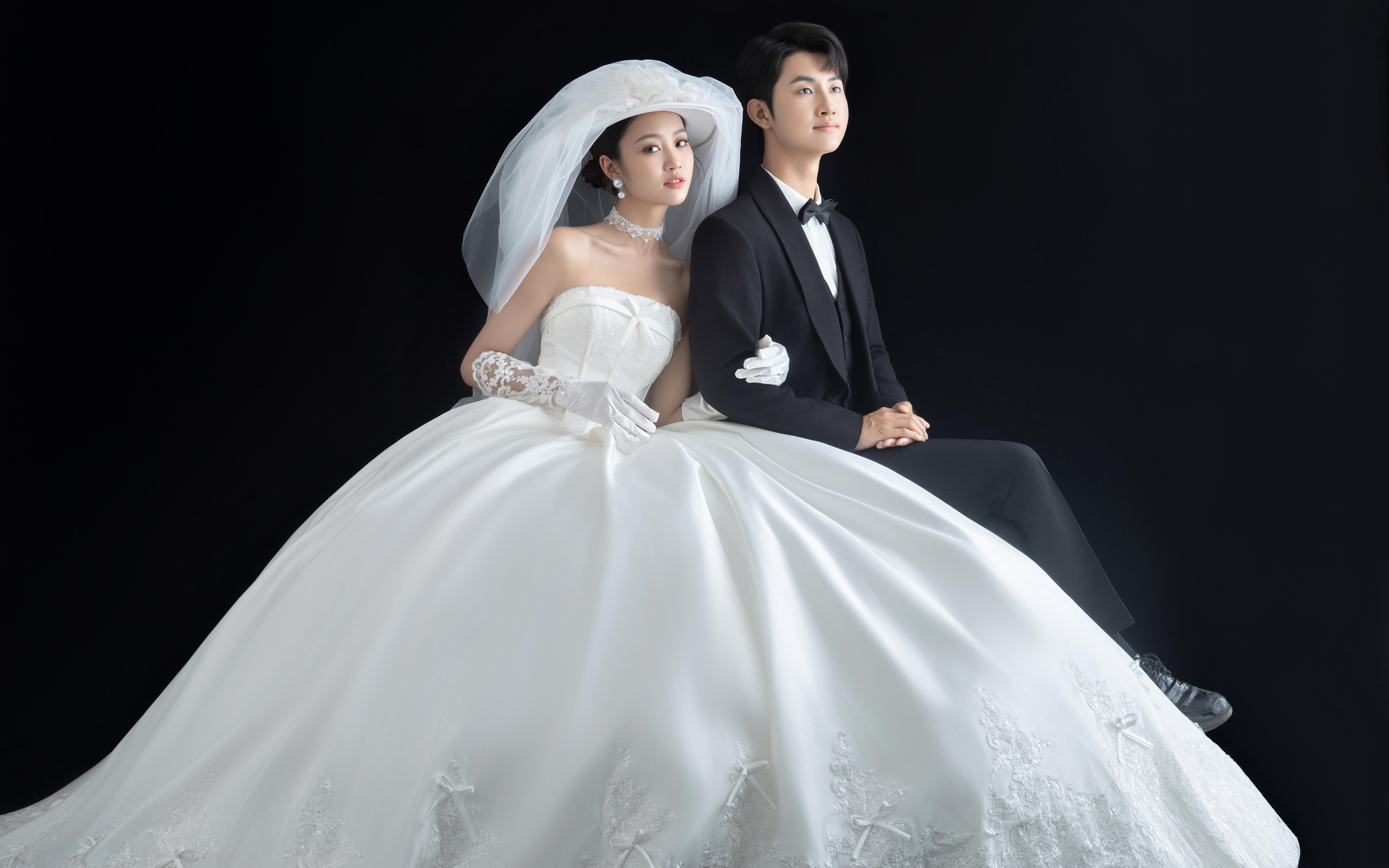 高級(jí)感滿滿的室內(nèi)法式婚紗照??