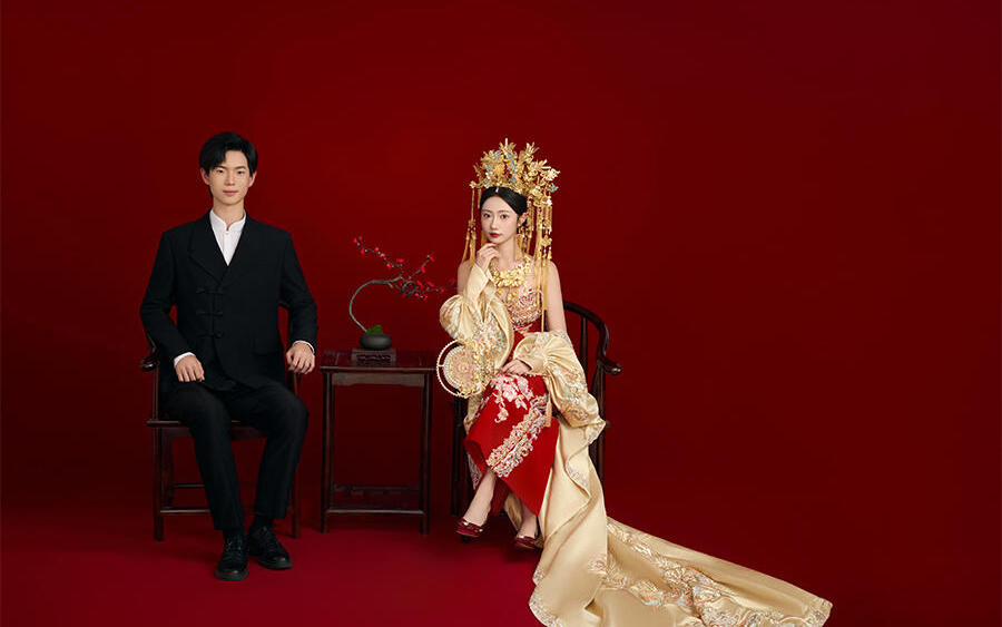 【拍了組中式喜嫁風(fēng)婚紗照】