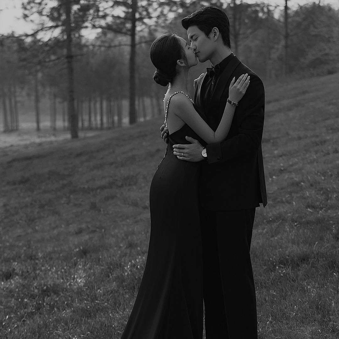 纯粹又高级的黑白纪实婚纱照/情绪至上的黑白系列