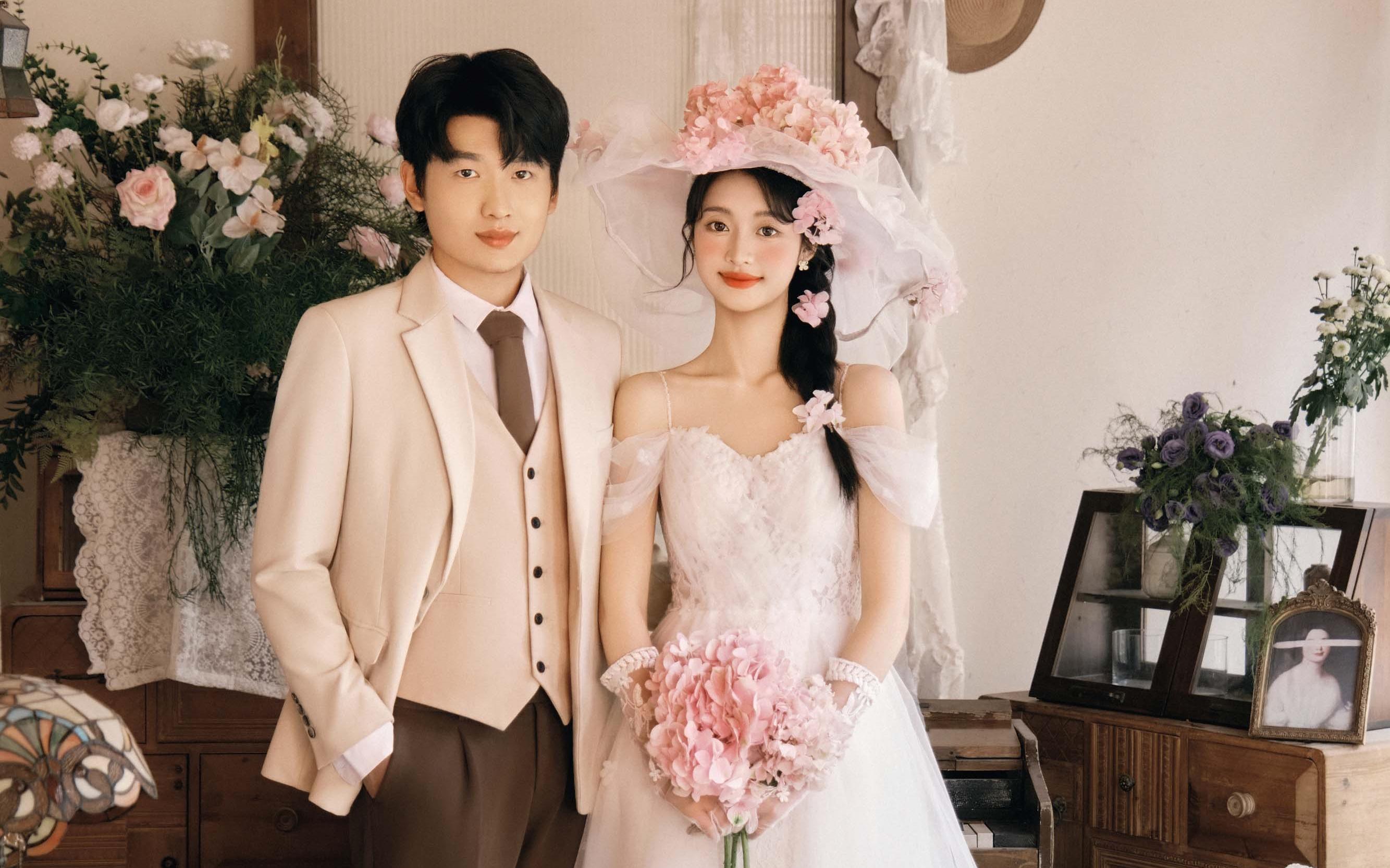 被問(wèn)爆?? 這組花房婚紗照把浪漫焊在身上