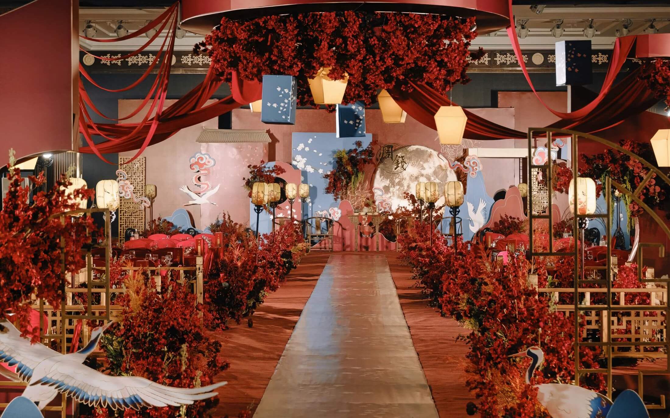 紅藍(lán)撞色中式婚禮