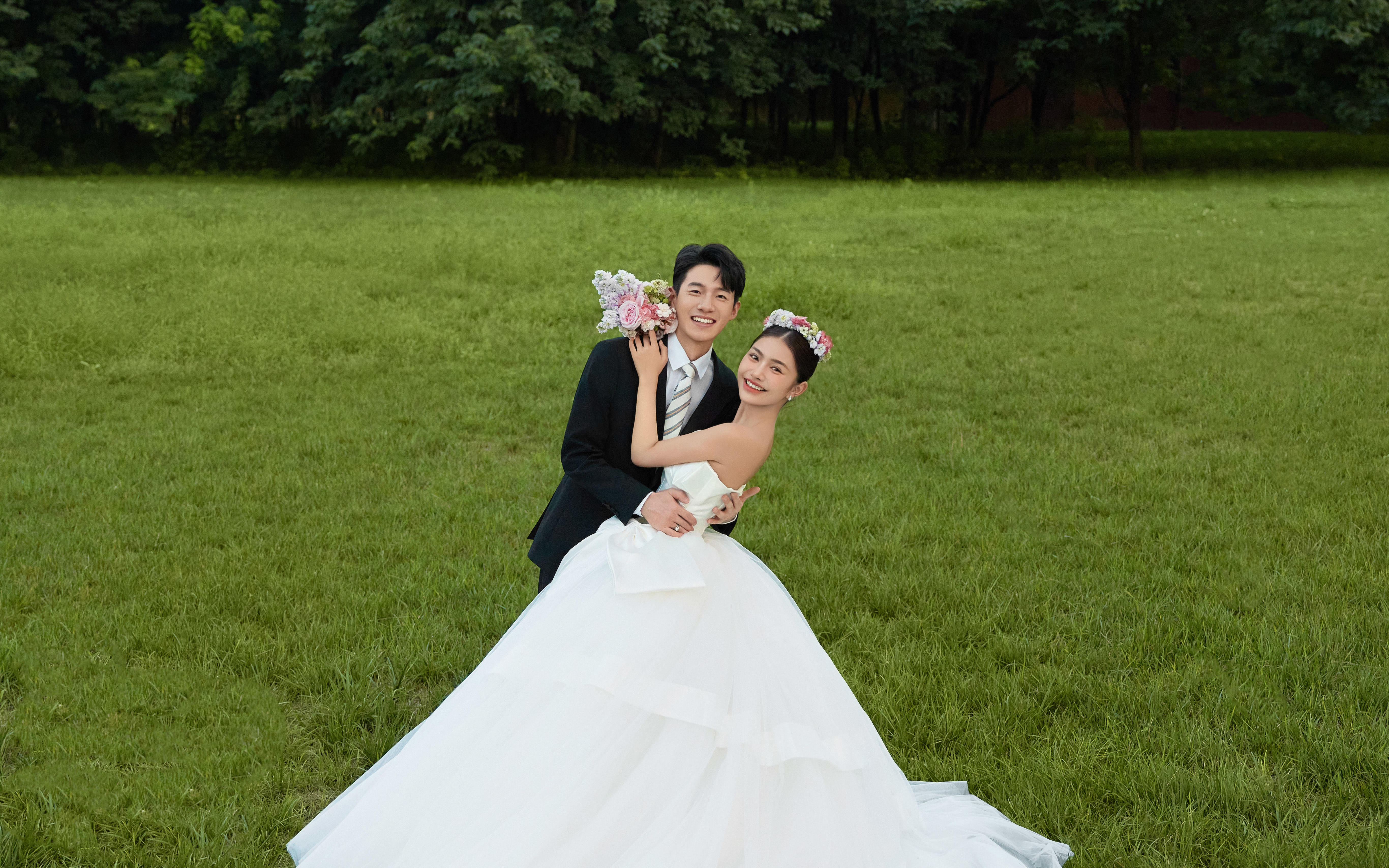 草坪婚纱照