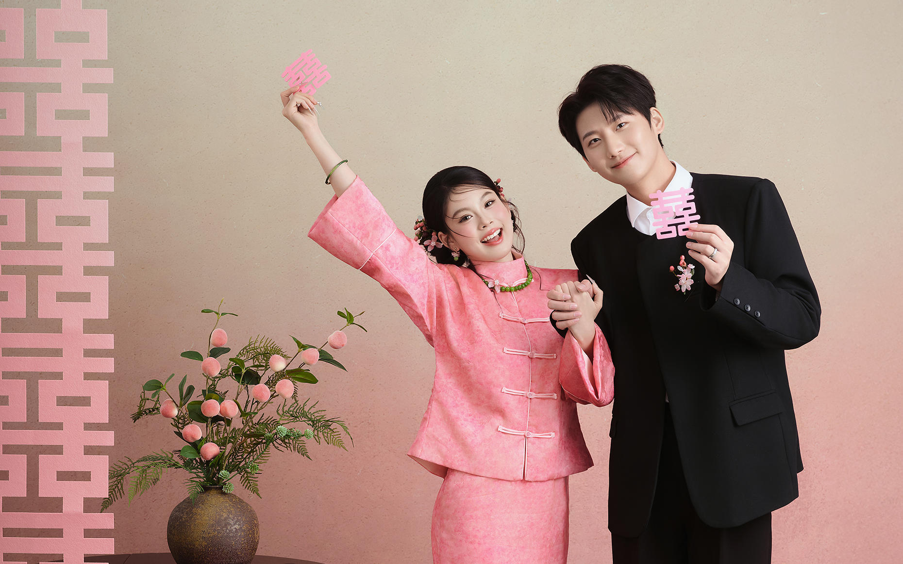 粉嘟嘟的喜嫁婚纱照是要迷死我吗❓