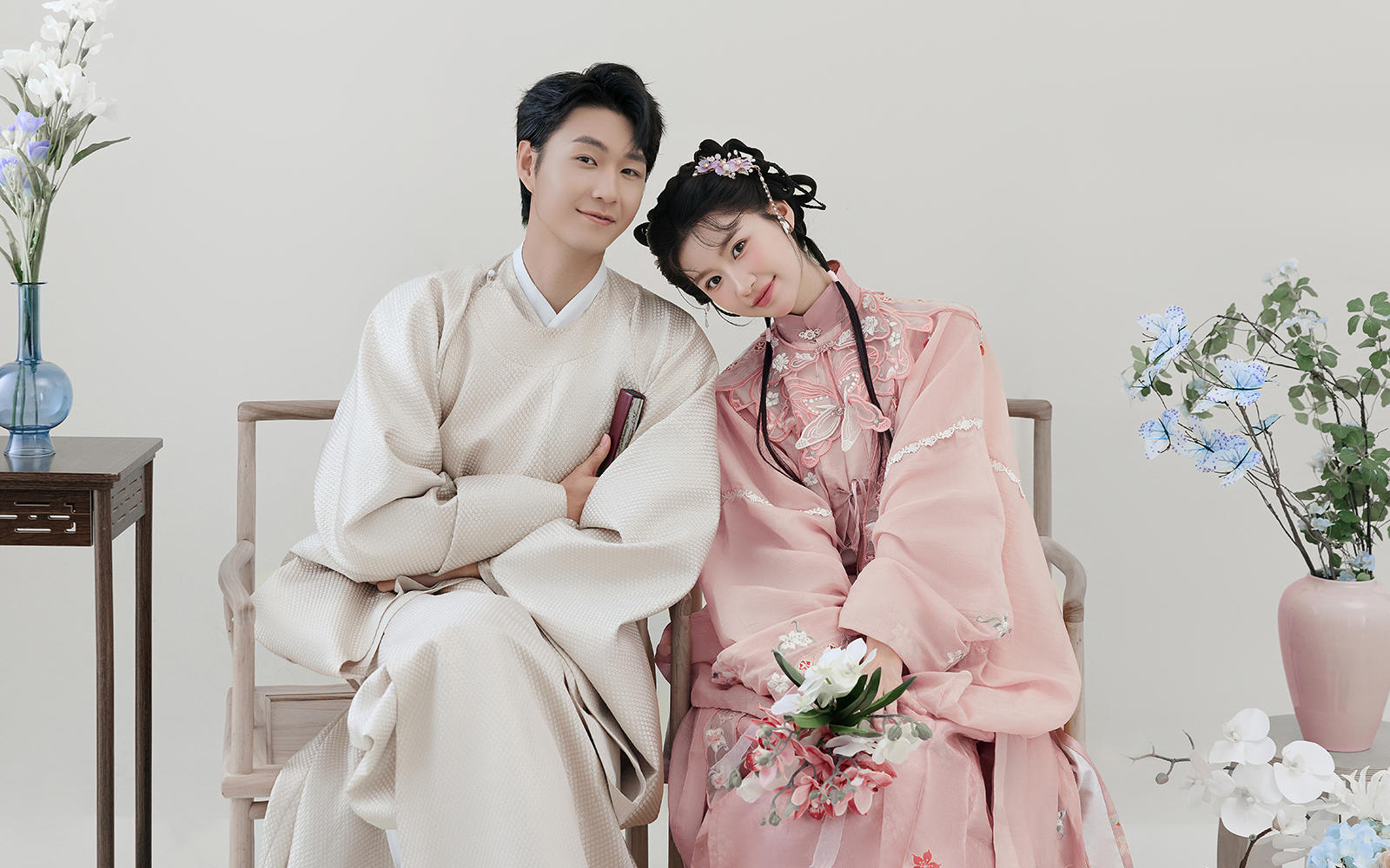 看吧?我就說粉色漢服婚紗照太戳少女心了