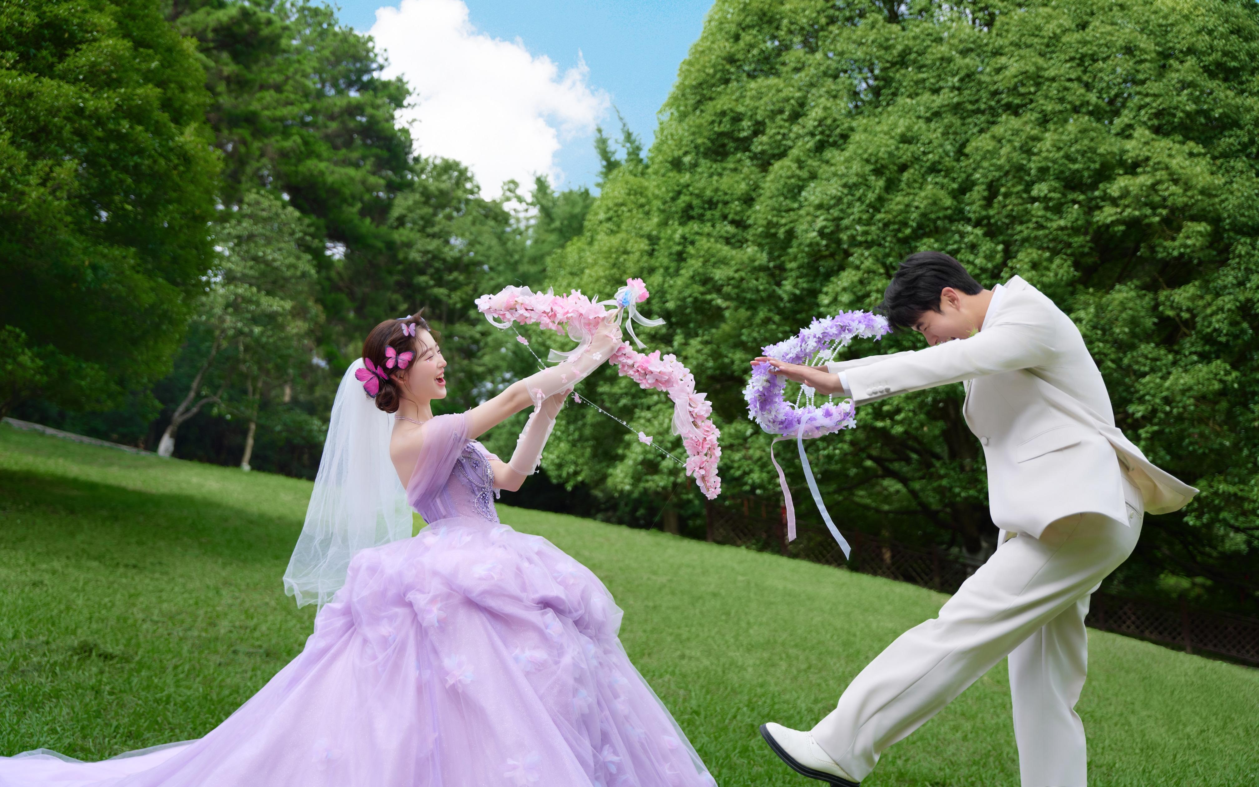【紫羅蘭小調(diào)】浪漫的紫紗草坪婚紗照