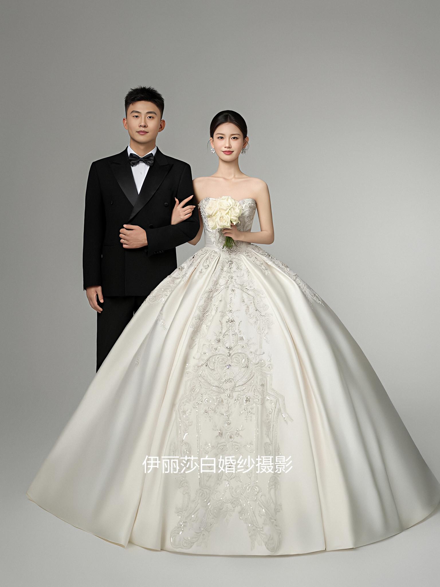 拍婚紗照3888套餐有跟妝+秀和+禮服 4699