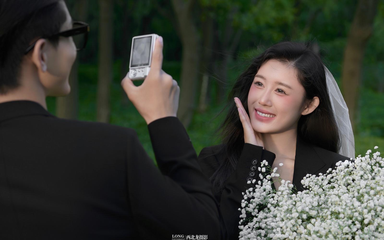 森系轻氧感婚纱照｜把彩虹种在草坪上！