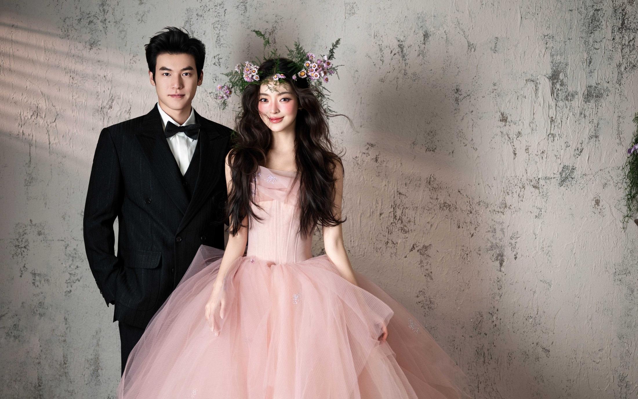 法式少女风粉色纱浪漫婚纱照