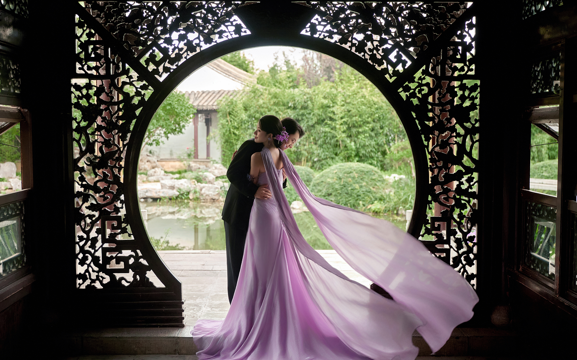 聽聞紫色很有韻味~著一襲紫霞，江南風園林婚紗照