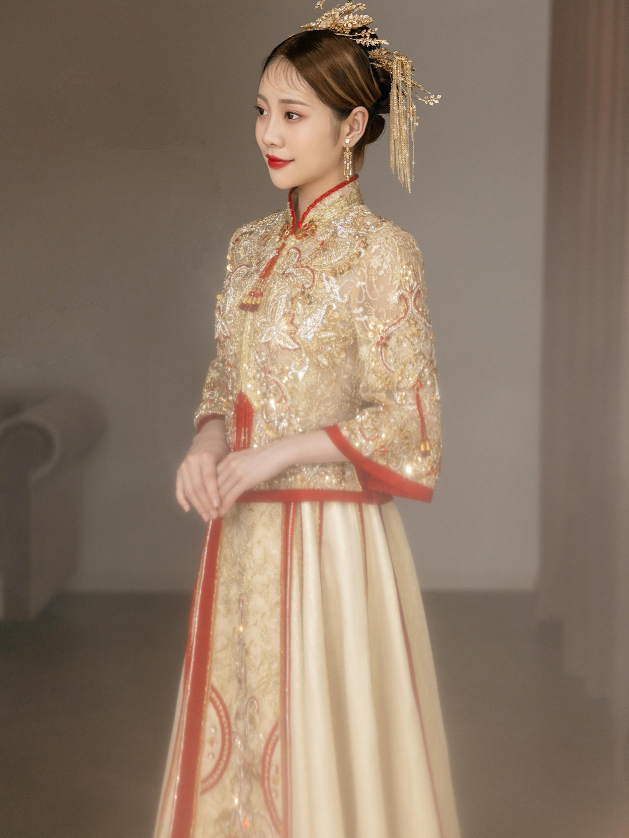 金色气质款中式秀禾服 测试